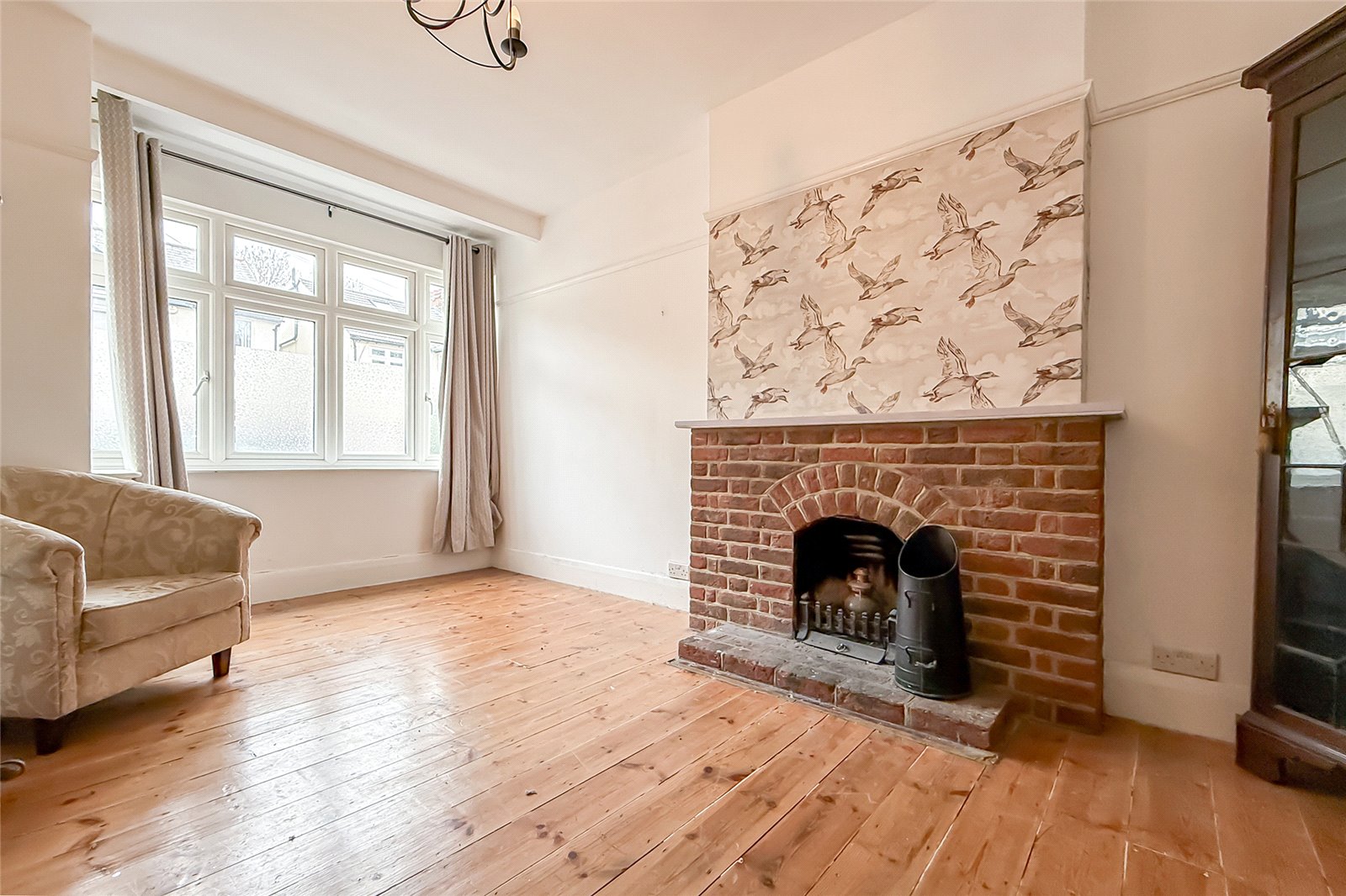 4 bed semi-detached house for sale in Wynchlands Crescent, St. Albans, Hertfordshire, AL4  - Property Image 3