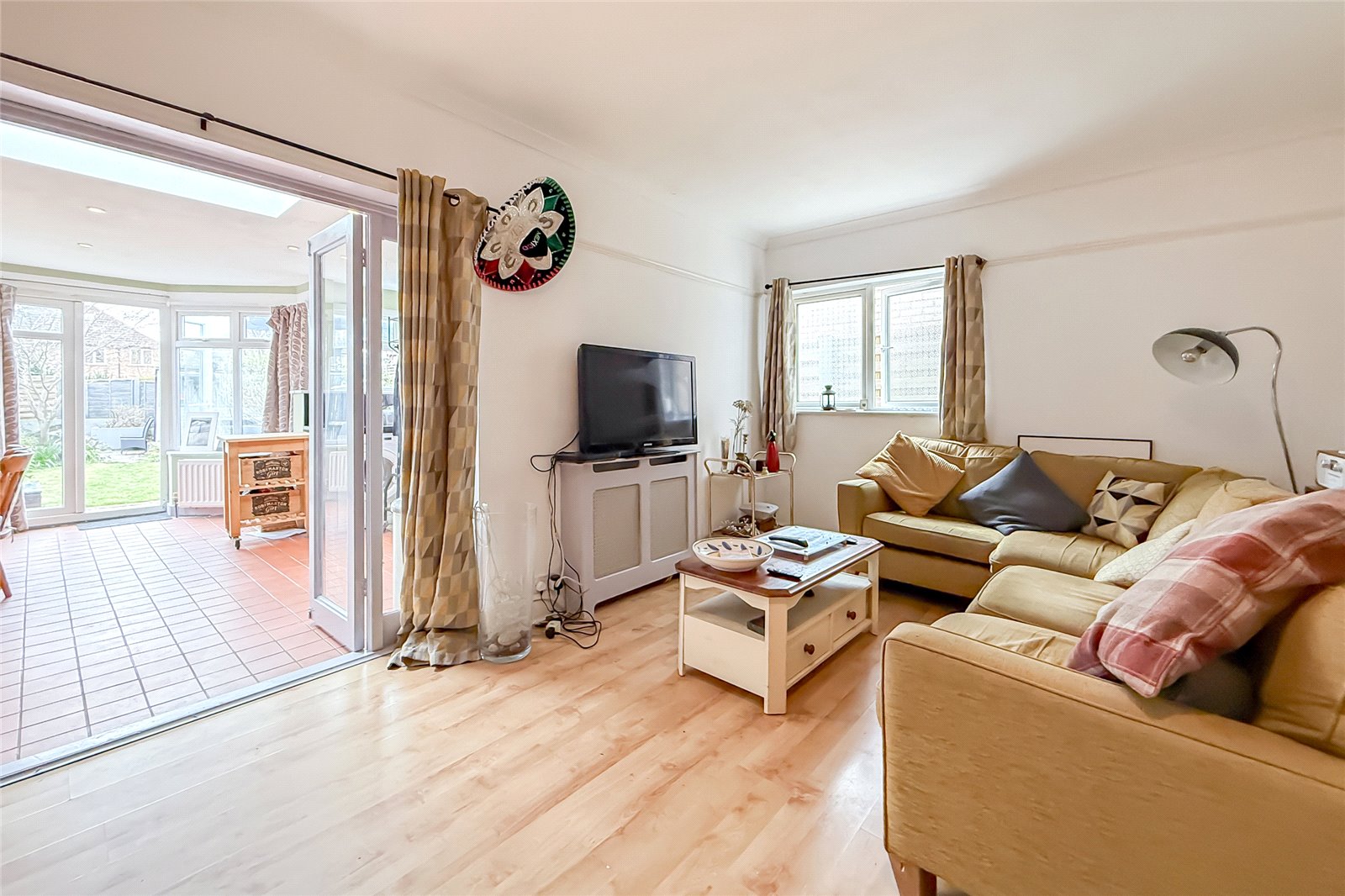 4 bed semi-detached house for sale in Wynchlands Crescent, St. Albans, Hertfordshire, AL4  - Property Image 7