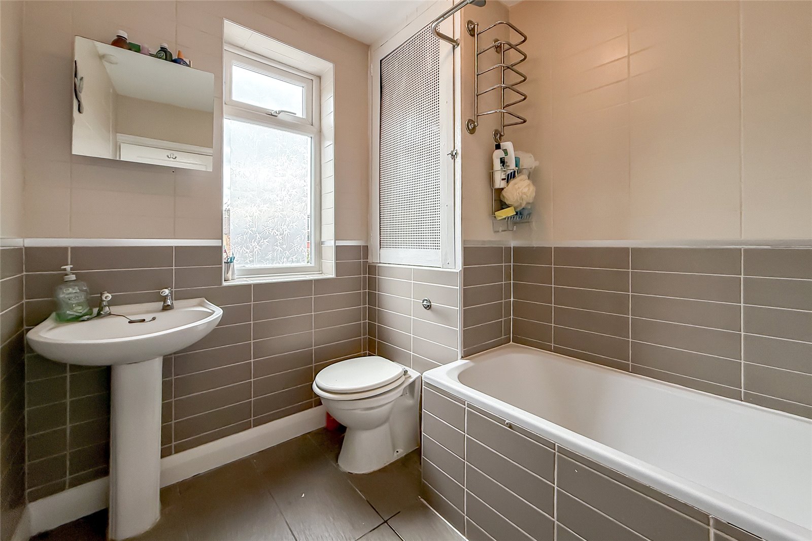 4 bed semi-detached house for sale in Wynchlands Crescent, St. Albans, Hertfordshire, AL4  - Property Image 10