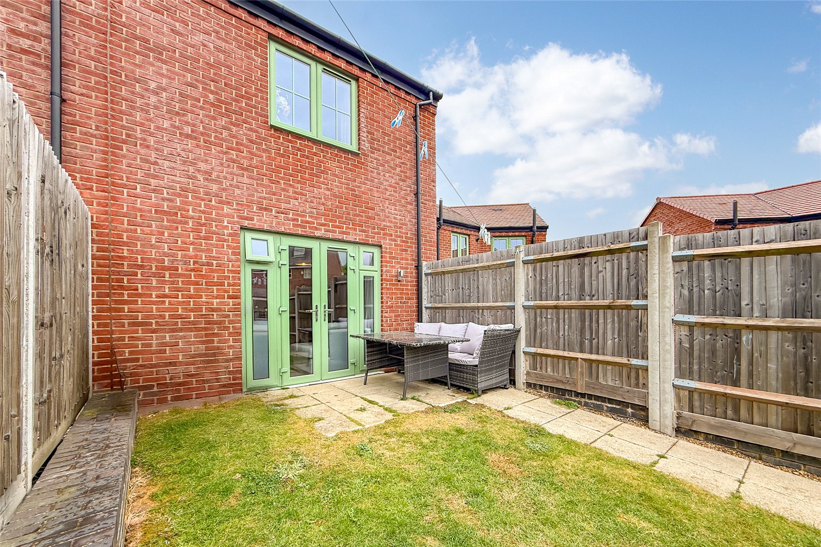 2 bed terraced house for sale in Kestrel Way, St. Albans, Hertfordshire, AL4  - Property Image 9