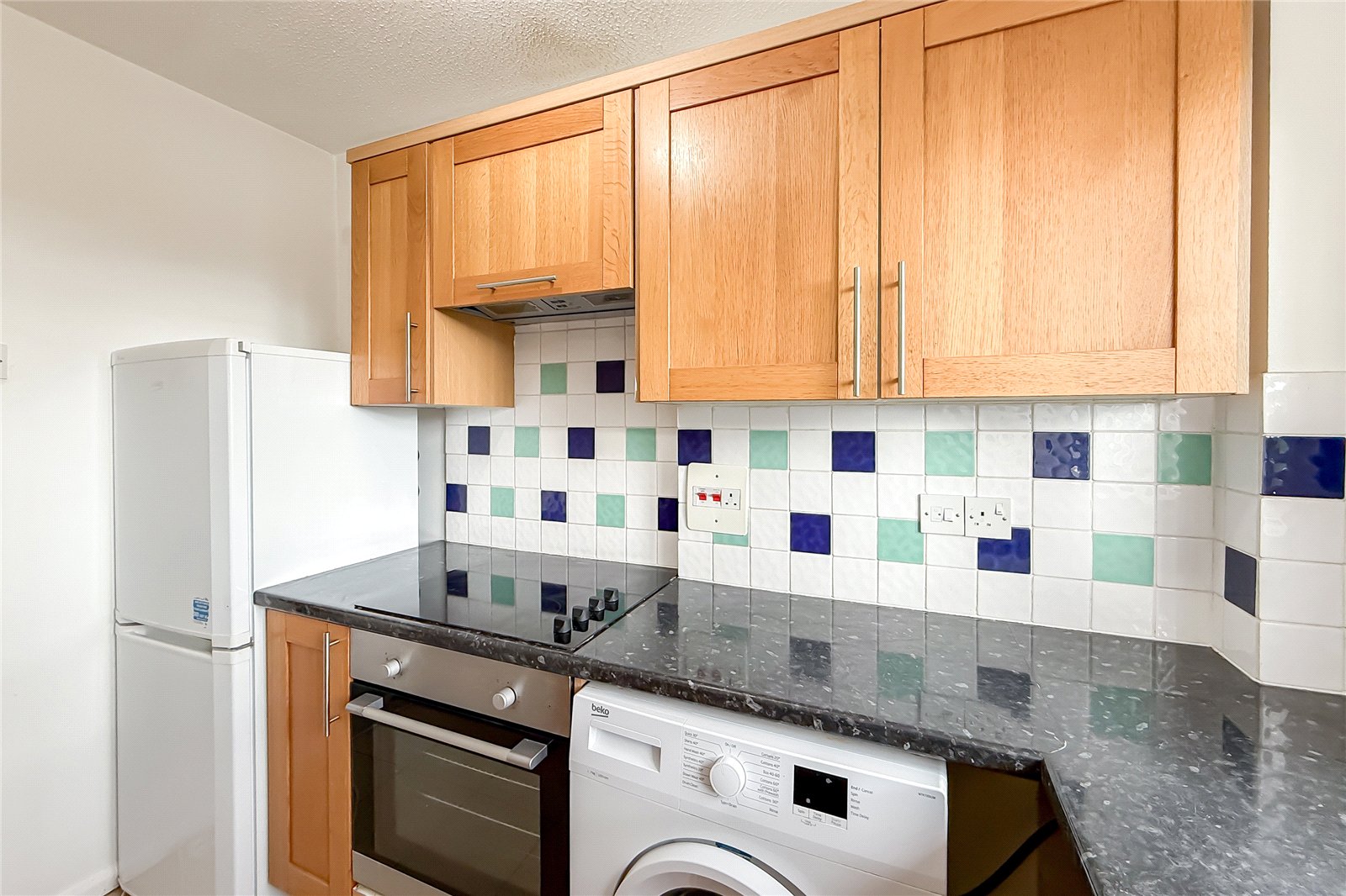 1 bed maisonette for sale in Milford Close, St. Albans, Hertfordshire, AL4 - Property Image 5