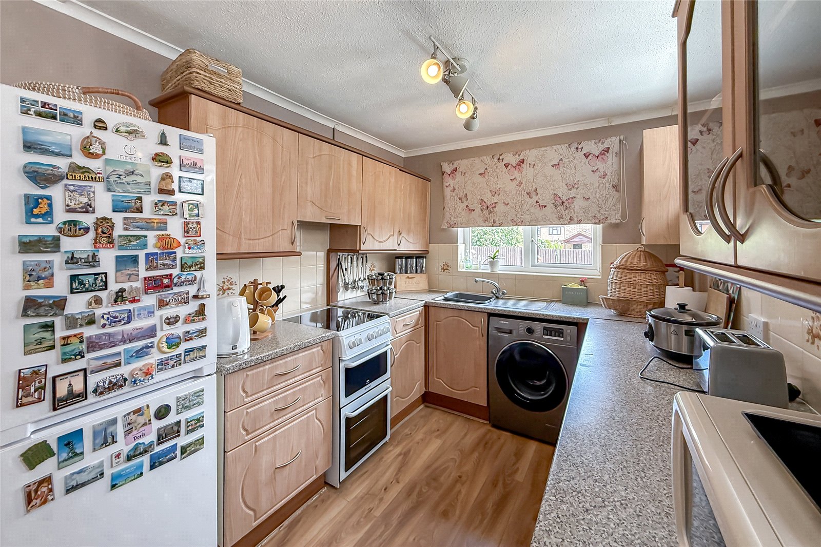 3 bed semi-detached house for sale in Chiltern Road, St. Albans, Hertfordshire, AL4 - Property Image 5