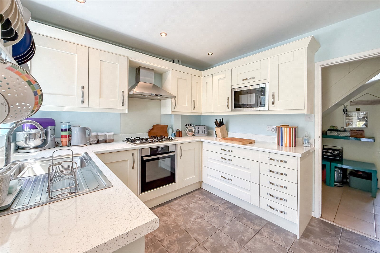 2 bed terraced house for sale in Cavan Drive, St. Albans, Hertfordshire, AL3 - Property Image 2