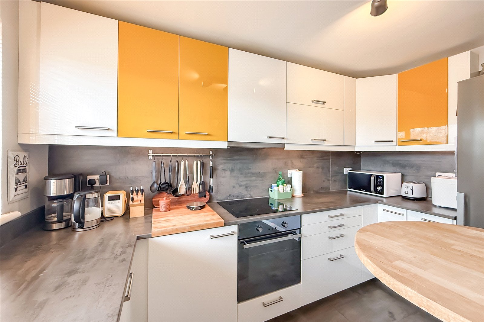 3 bed apartment for sale in The Quadrant, St. Albans, Hertfordshire, AL4  - Property Image 2