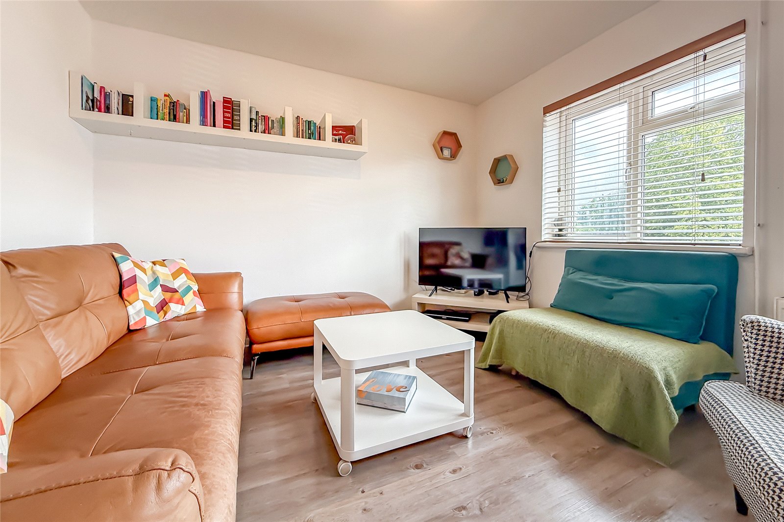 3 bed apartment for sale in The Quadrant, St. Albans, Hertfordshire, AL4  - Property Image 5