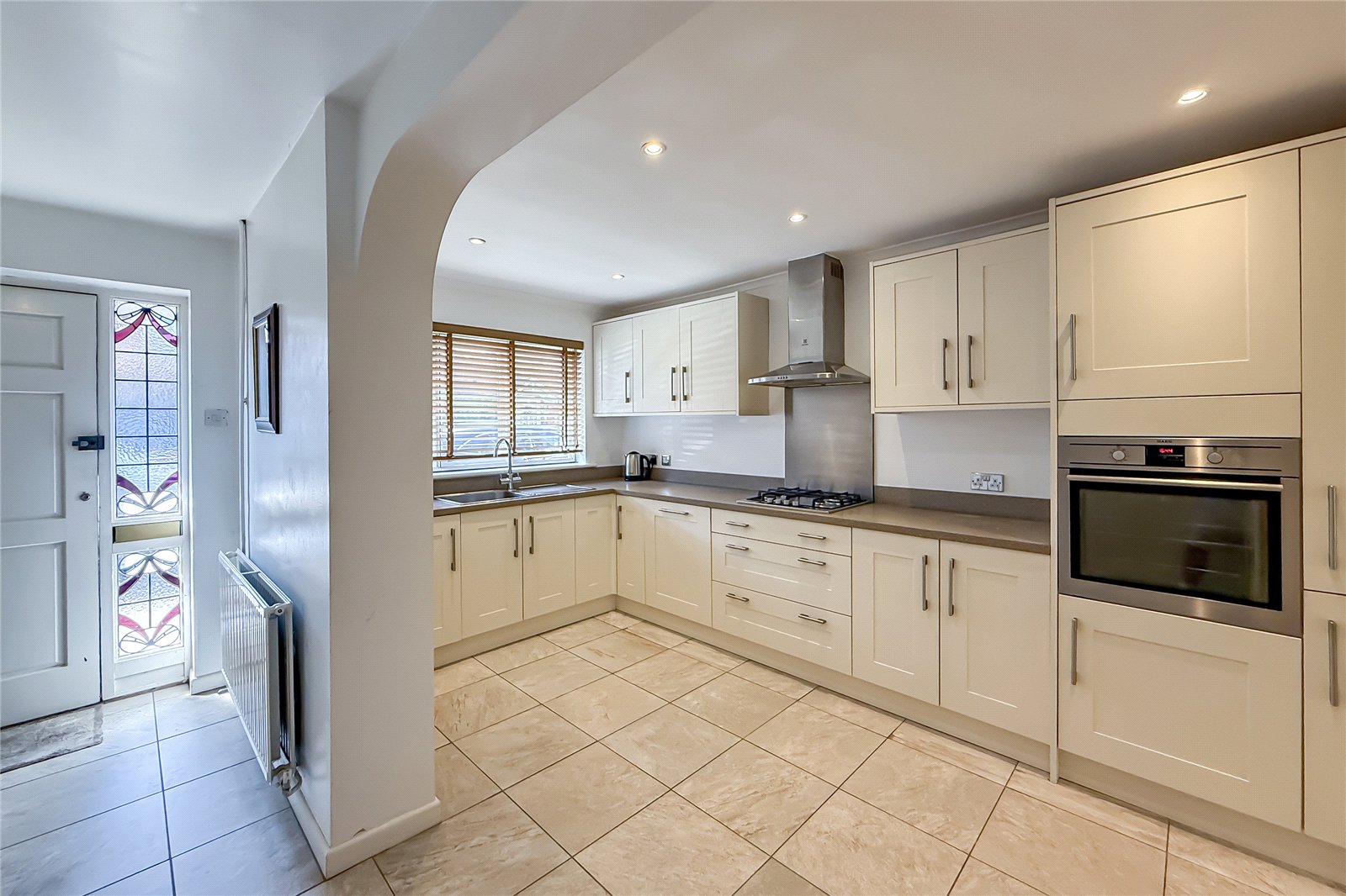 3 bed terraced house for sale in High Street, Sandridge, Hertfordshire, AL4  - Property Image 2
