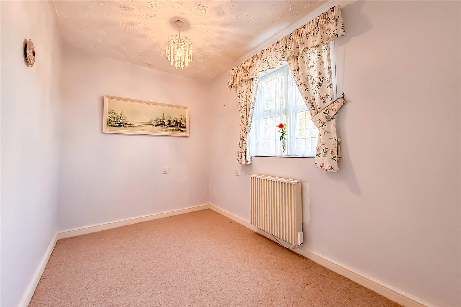 2 bed ground floor maisonette for sale in Harvest Court, Harvesters, St. Albans, Hertfordshire, AL4  - Property Image 7