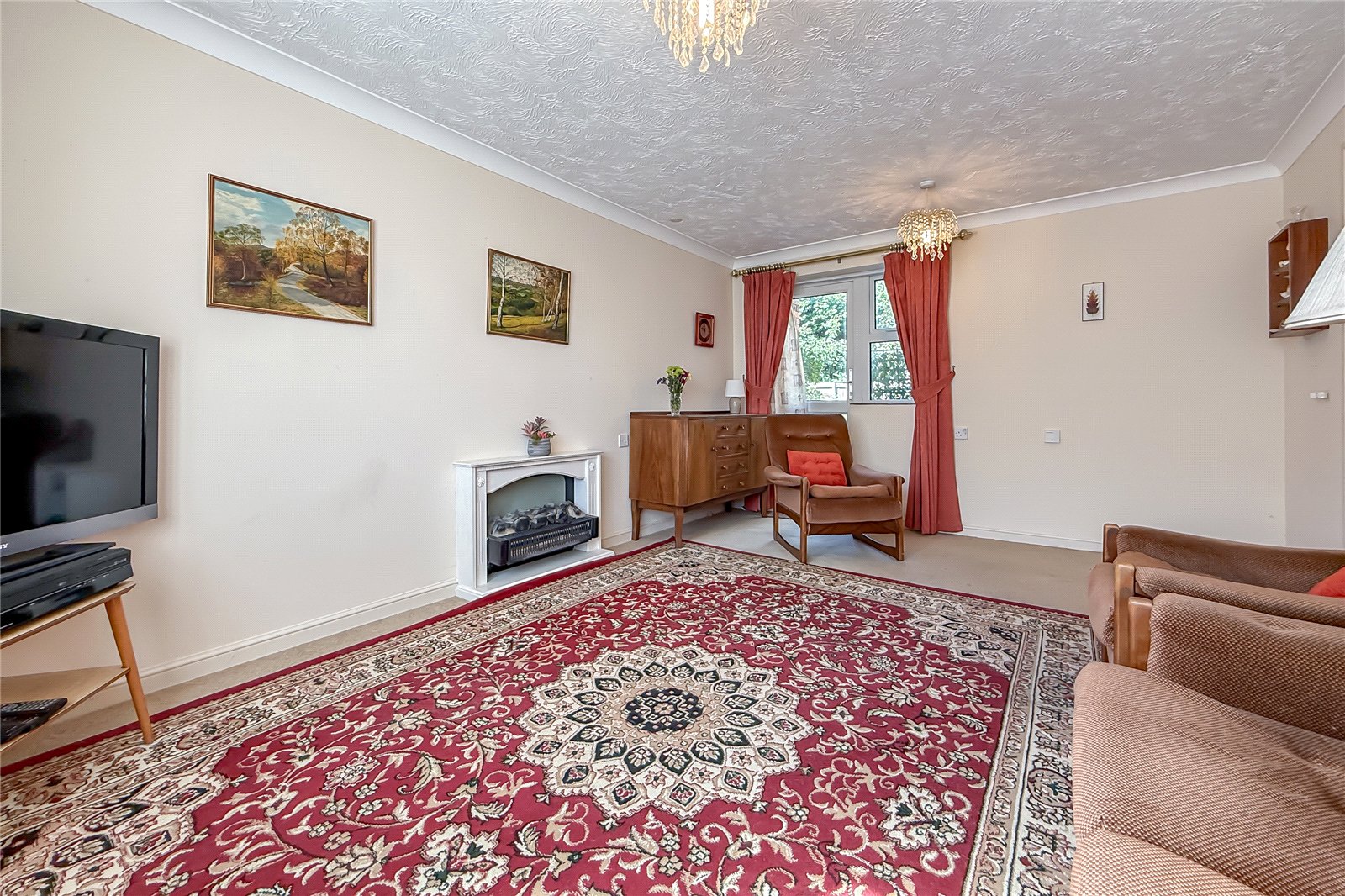 2 bed ground floor maisonette for sale in Harvest Court, Harvesters, St. Albans, Hertfordshire, AL4  - Property Image 14