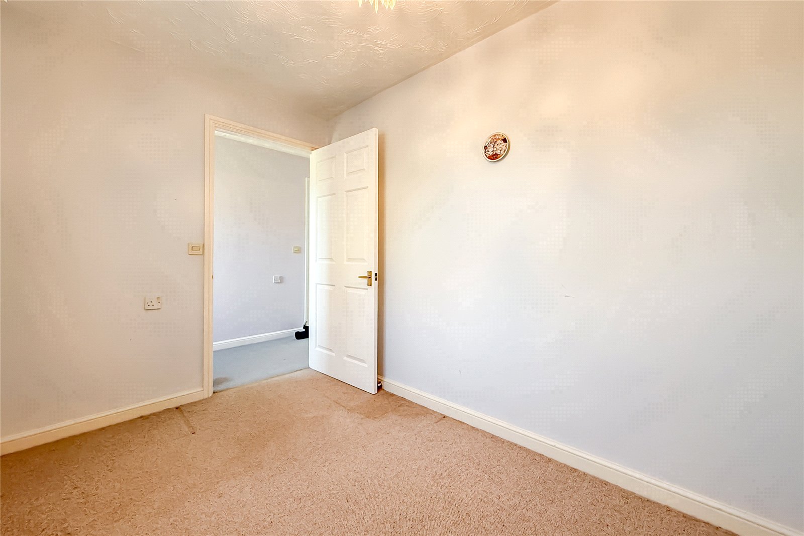 2 bed ground floor maisonette for sale in Harvest Court, Harvesters, St. Albans, Hertfordshire, AL4  - Property Image 15