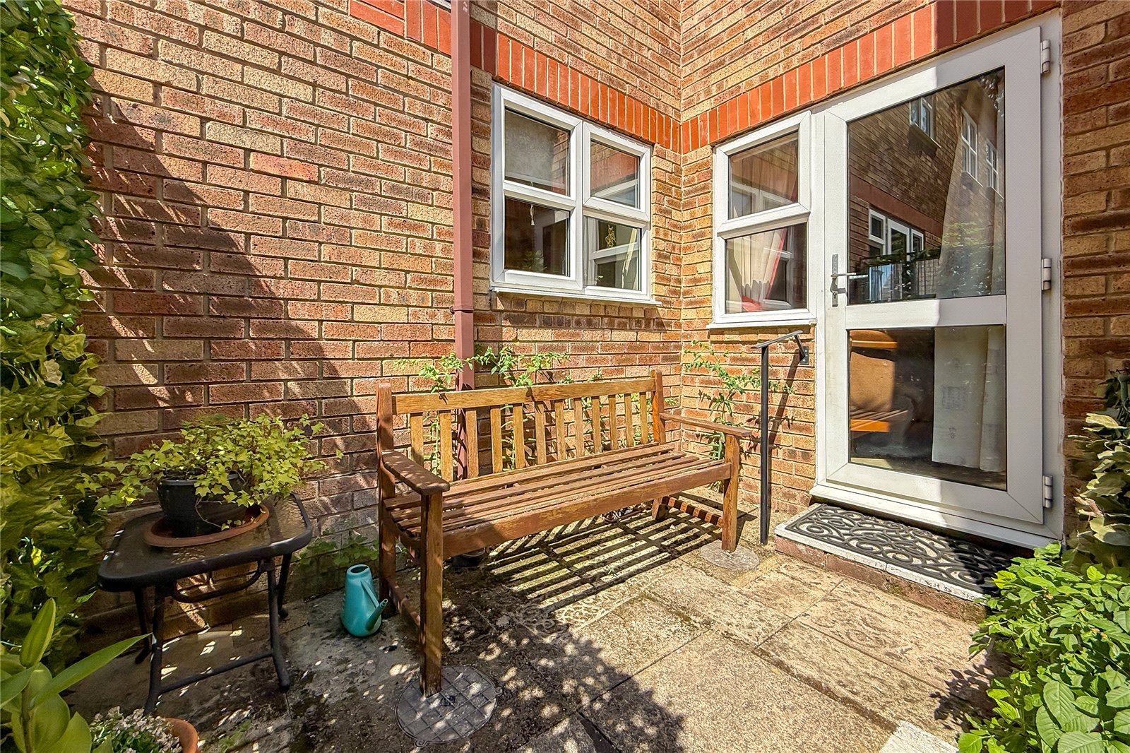 2 bed ground floor maisonette for sale in Harvest Court, Harvesters, St. Albans, Hertfordshire, AL4  - Property Image 9