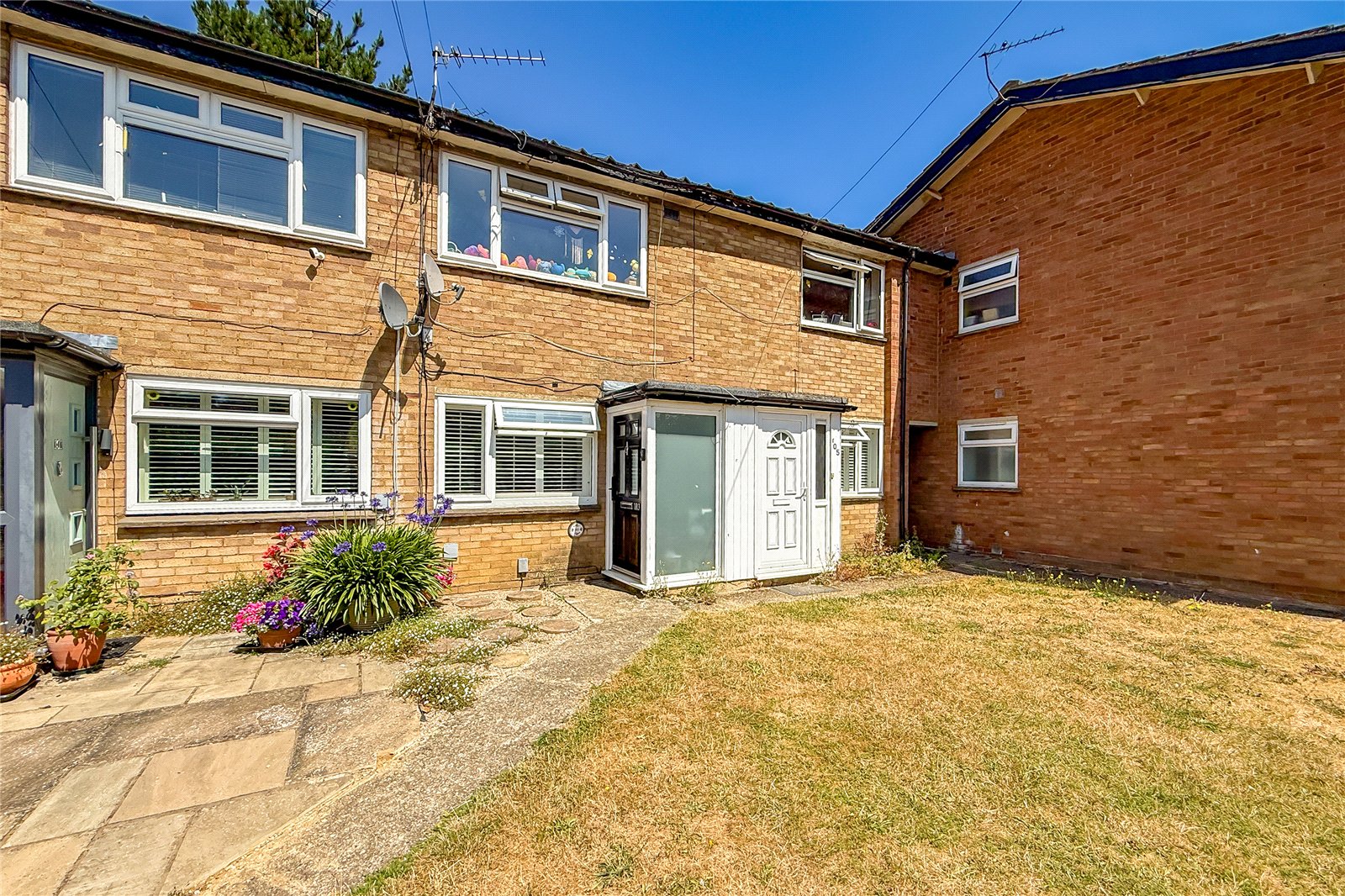 2 bed ground floor flat for sale in Langley Grove, Sandridge, St. Albans, Hertfordshire, AL4 - Property Image 1