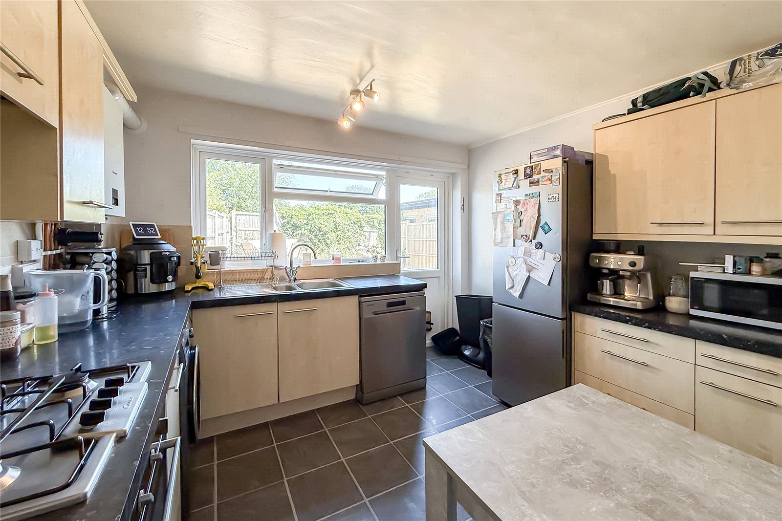2 bed ground floor flat for sale in Langley Grove, Sandridge, St. Albans, Hertfordshire, AL4 - Property Image 2