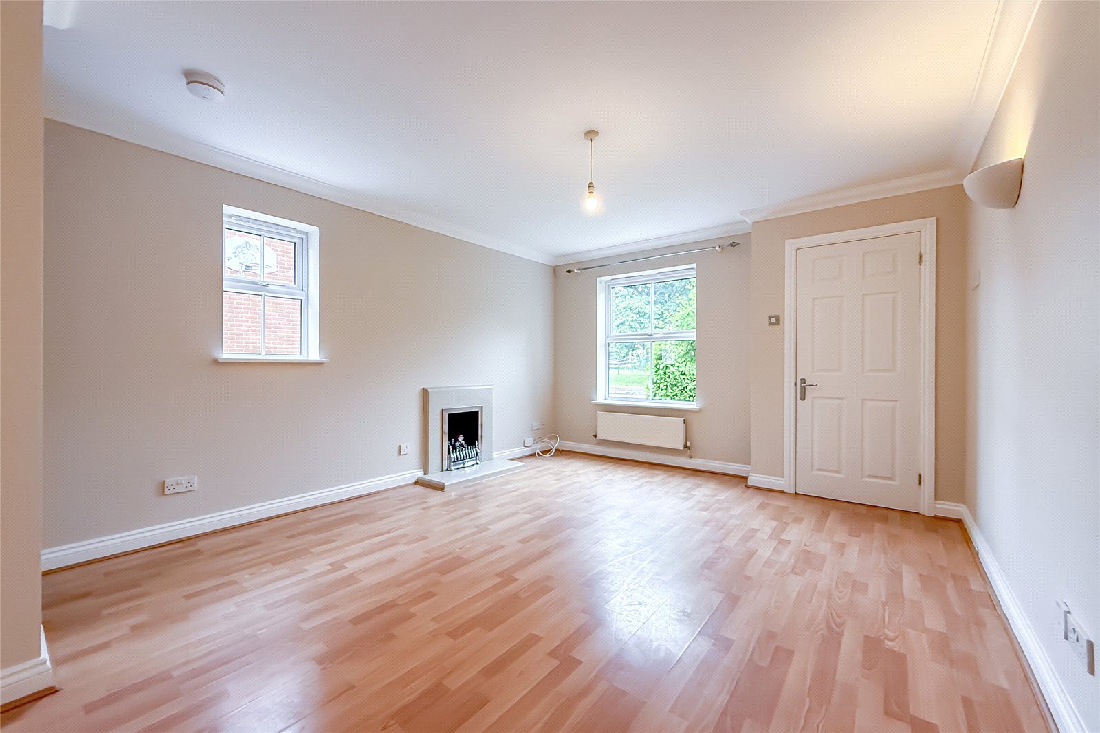 2 bed semi-detached house for sale in Puddingstone Drive, St Albans, Hertfordshire, AL4 - Property Image 2