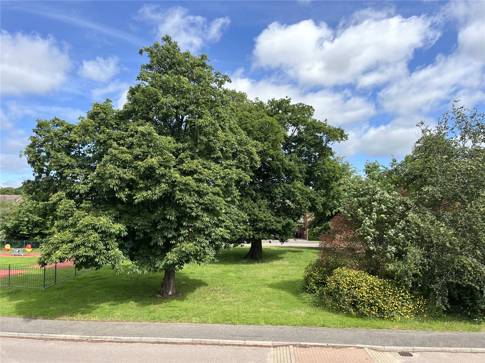 2 bed semi-detached house for sale in Puddingstone Drive, St Albans, Hertfordshire, AL4 - Property Image 8