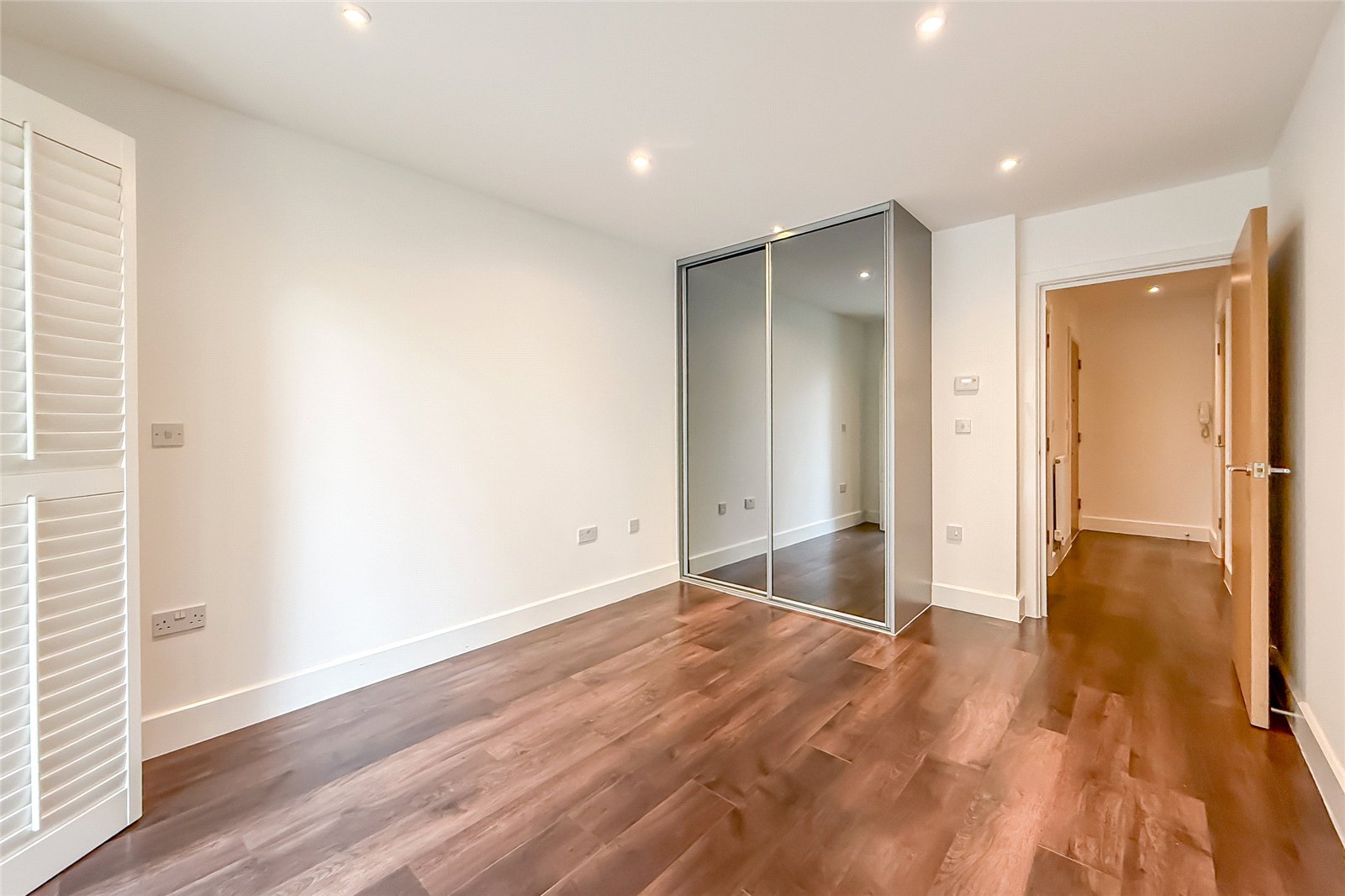 1 bed ground floor flat for sale in Charrington Place, St. Albans, Hertfordshire, AL1 - Property Image 8