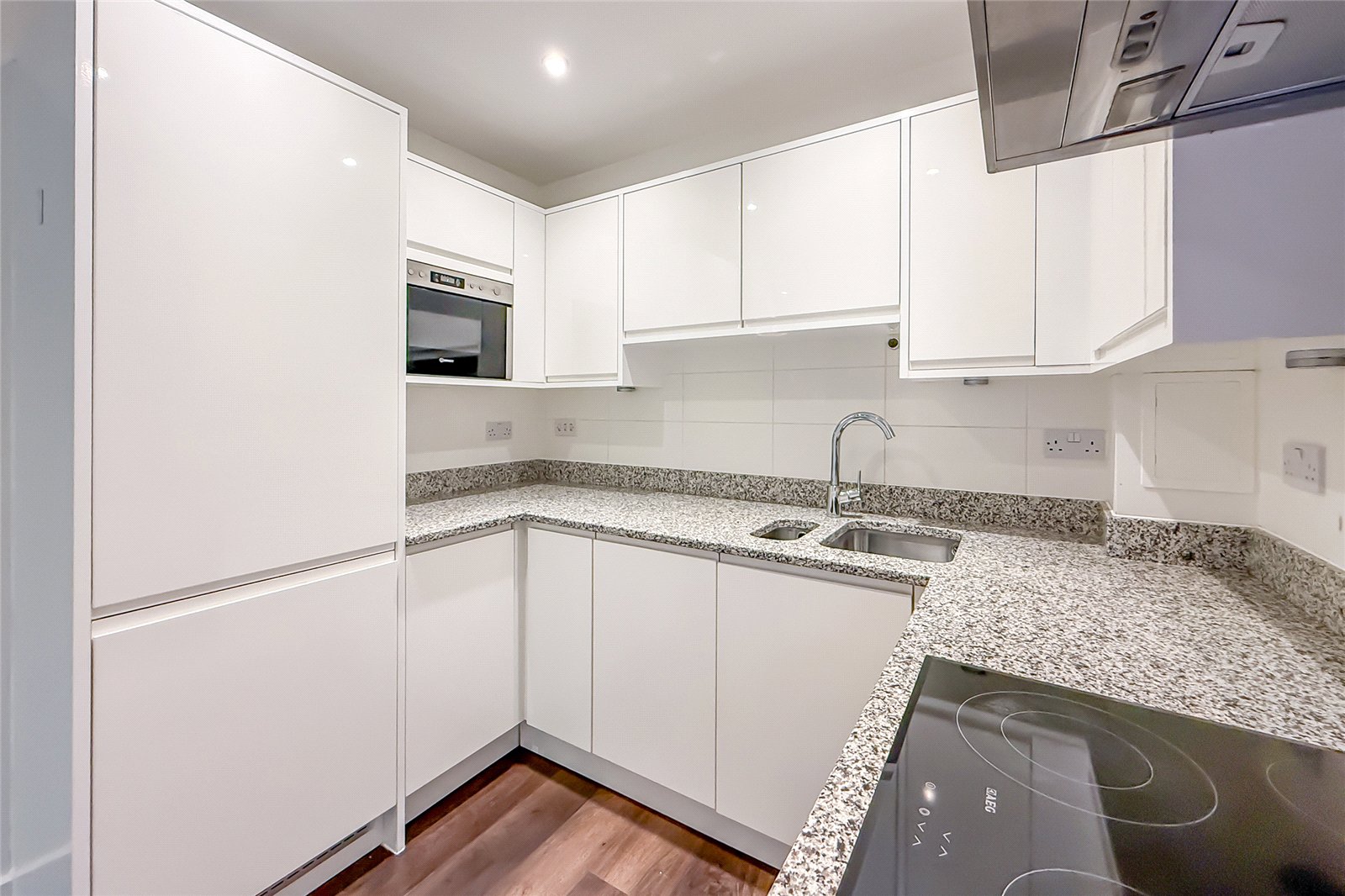 1 bed ground floor flat for sale in Charrington Place, St. Albans, Hertfordshire, AL1 - Property Image 14