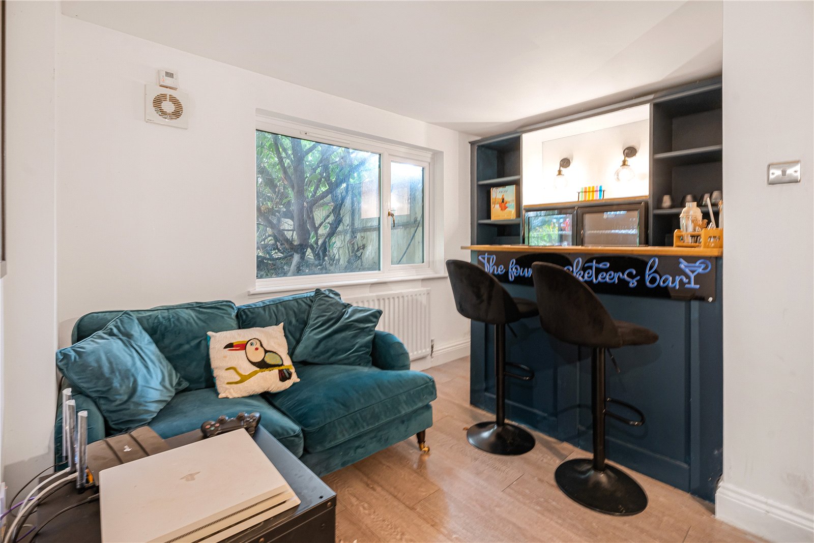 5 bed detached house for sale in Radlett Road, Frogmore, St. Albans, Hertfordshire, AL2 - Property Image 3