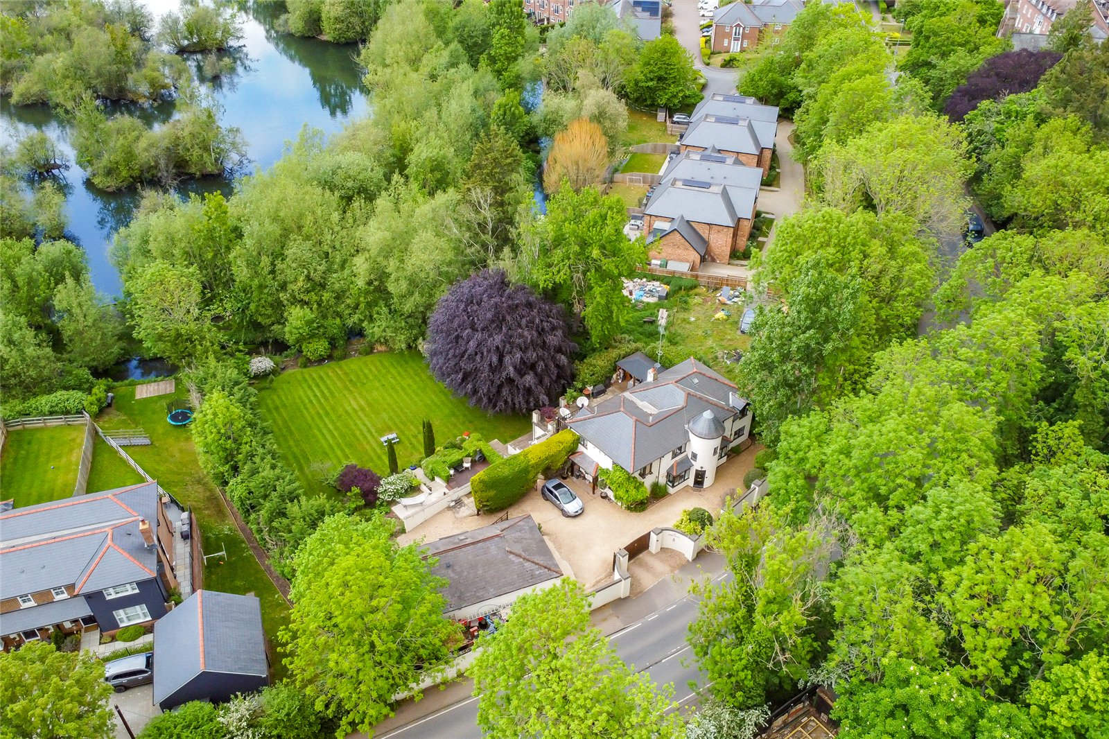 5 bed detached house for sale in Radlett Road, Frogmore, St. Albans, Hertfordshire, AL2 - Property Image 9