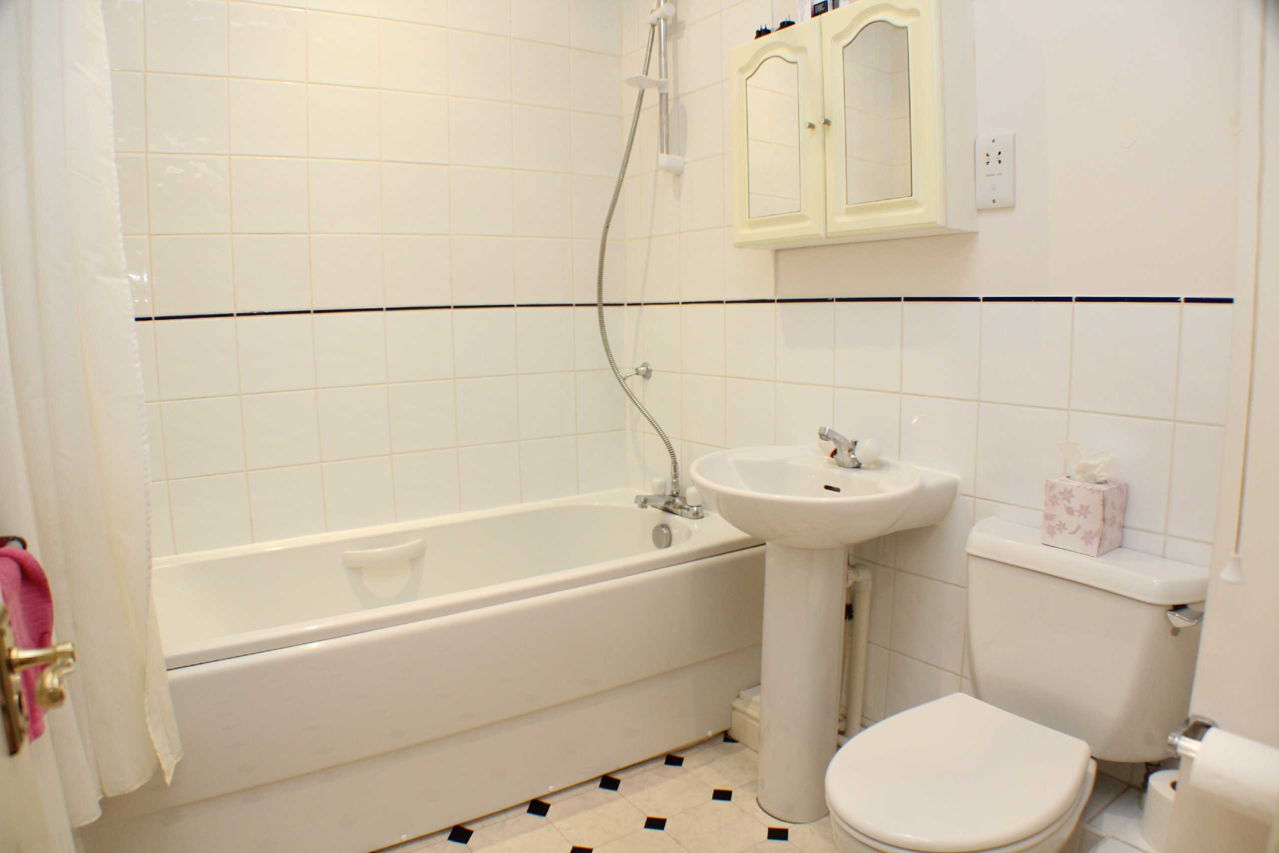 2 bed apartment to rent in Milliners Court, Lattimore Road, St Albans, Hertfordshire, AL1  - Property Image 5