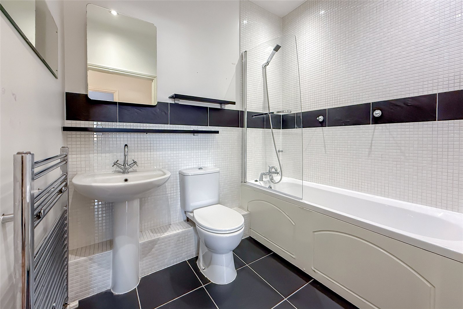 2 bed apartment for sale in Russet Drive, Highfield Park, St. Albans, AL4 - Property Image 11