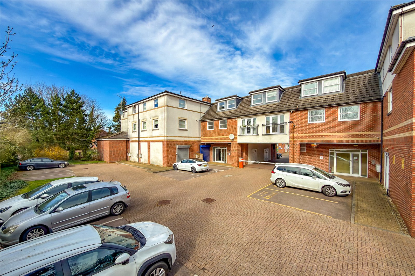 2 bed apartment for sale in Russet Drive, Highfield Park, St. Albans, AL4 - Property Image 13