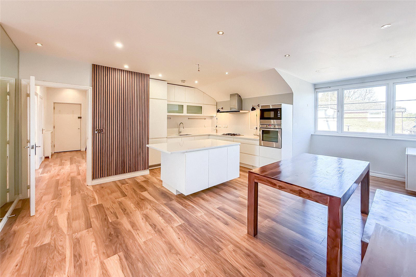 2 bed apartment for sale in Russet Drive, Highfield Park, St. Albans, AL4 - Property Image 4