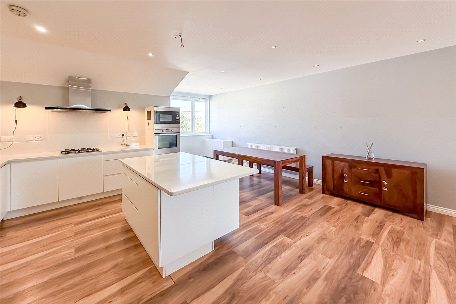 2 bed apartment for sale in Russet Drive, Highfield Park, St. Albans, AL4 - Property Image 5