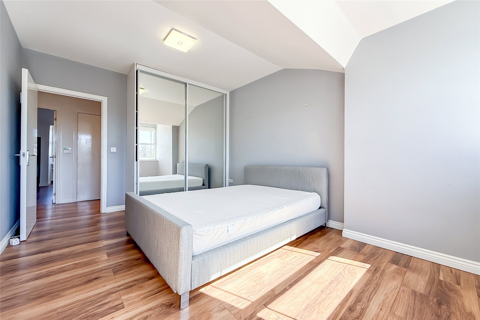 2 bed apartment for sale in Russet Drive, Highfield Park, St. Albans, AL4 - Property Image 6