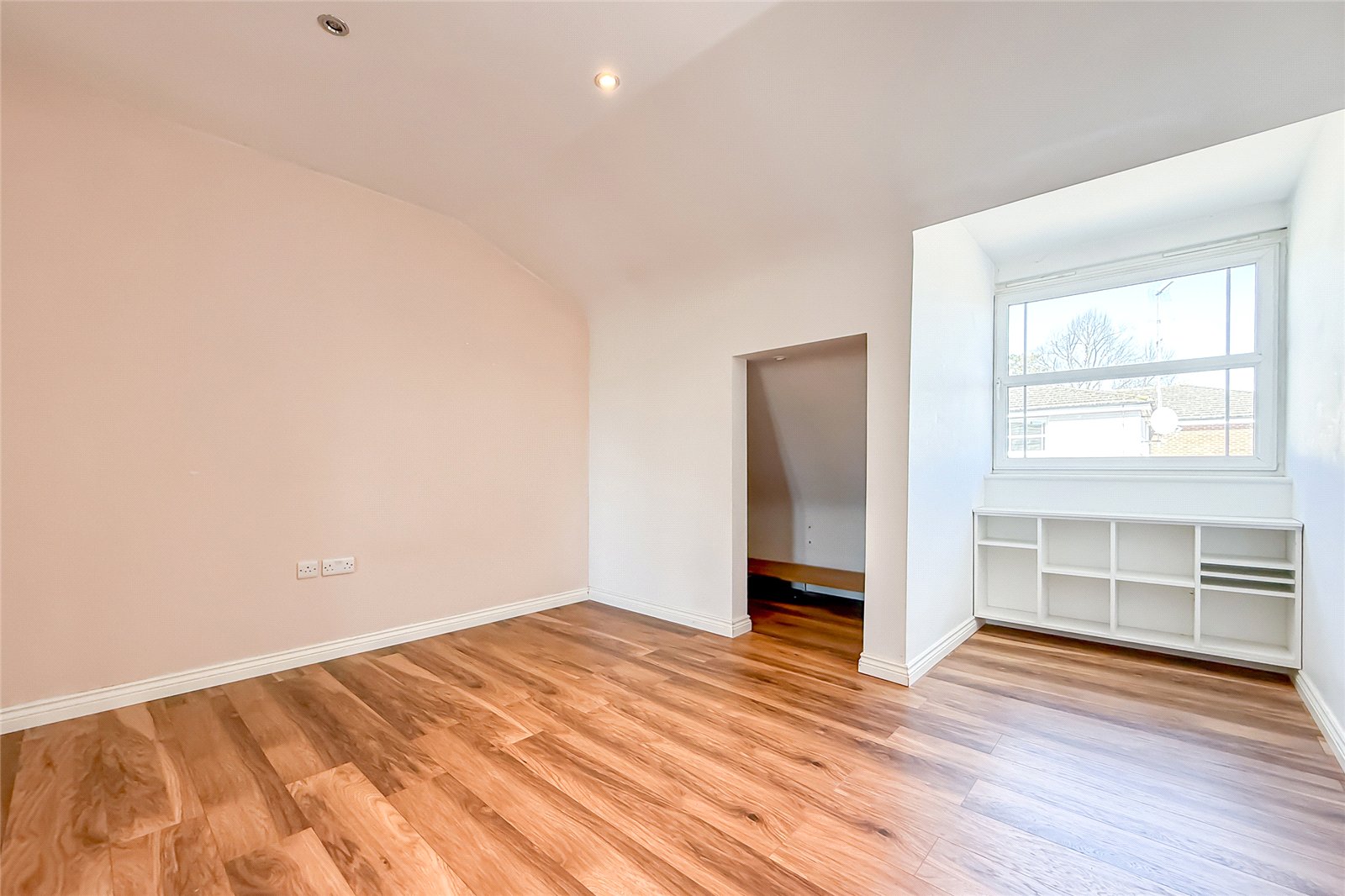 2 bed apartment for sale in Russet Drive, Highfield Park, St. Albans, AL4 - Property Image 9