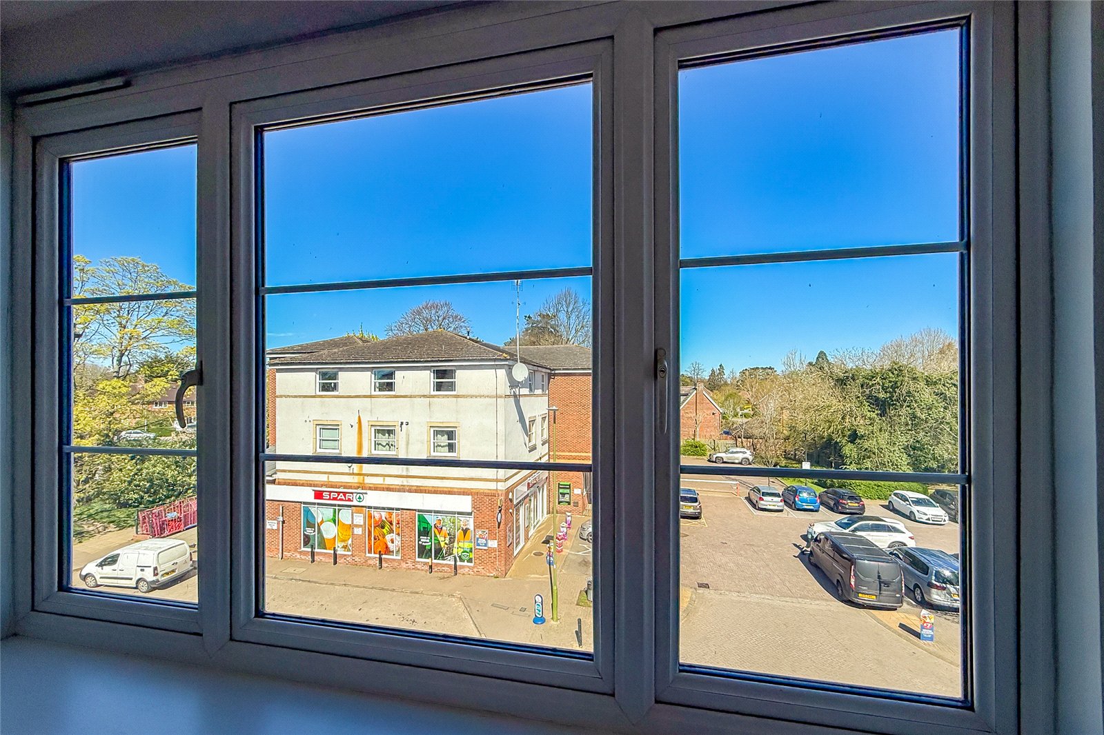 2 bed apartment for sale in Russet Drive, Highfield Park, St. Albans, AL4 - Property Image 12
