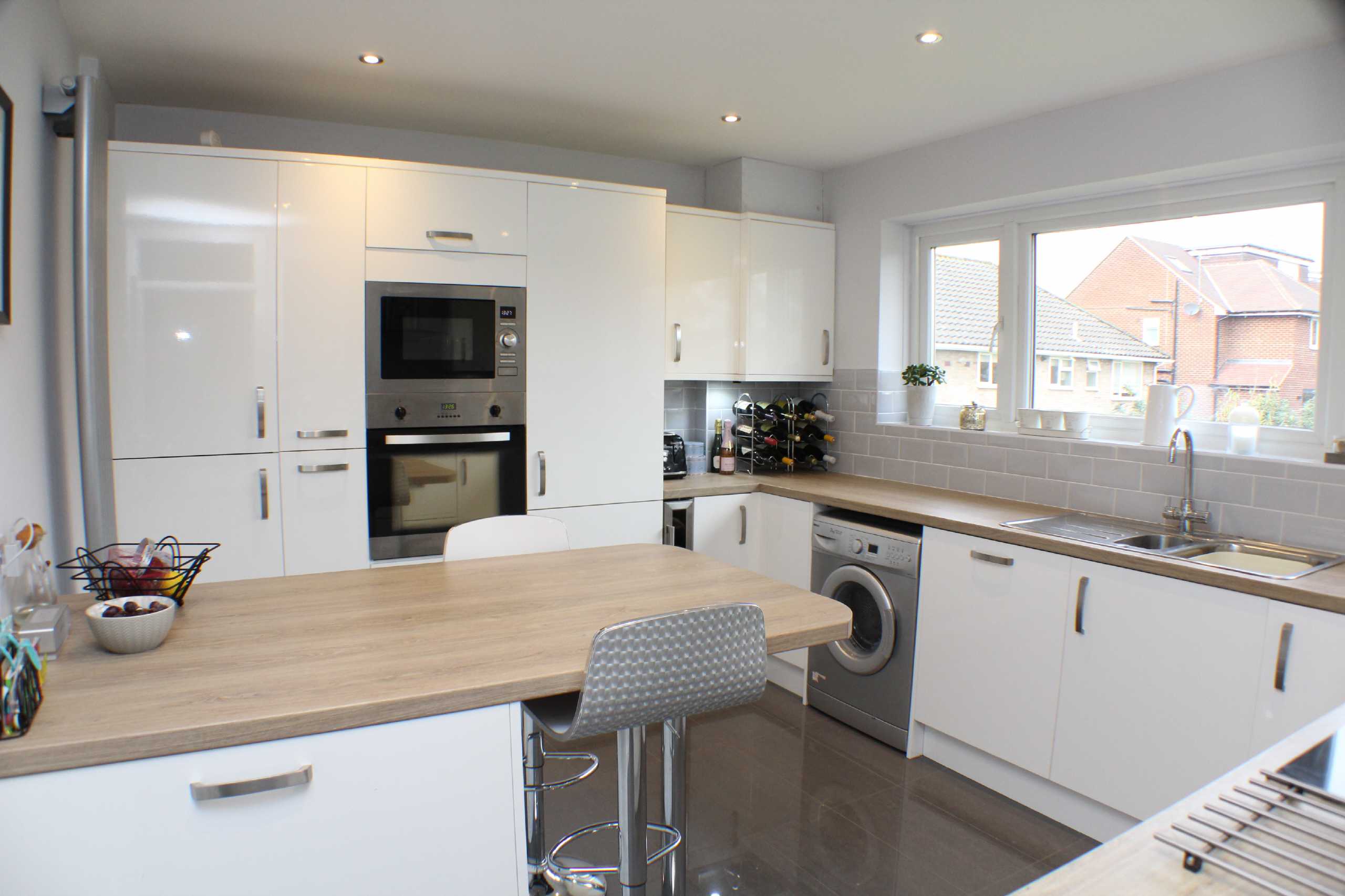 2 bed apartment to rent in Charmouth Court, St. Albans, Hertfordshire, AL1  - Property Image 1