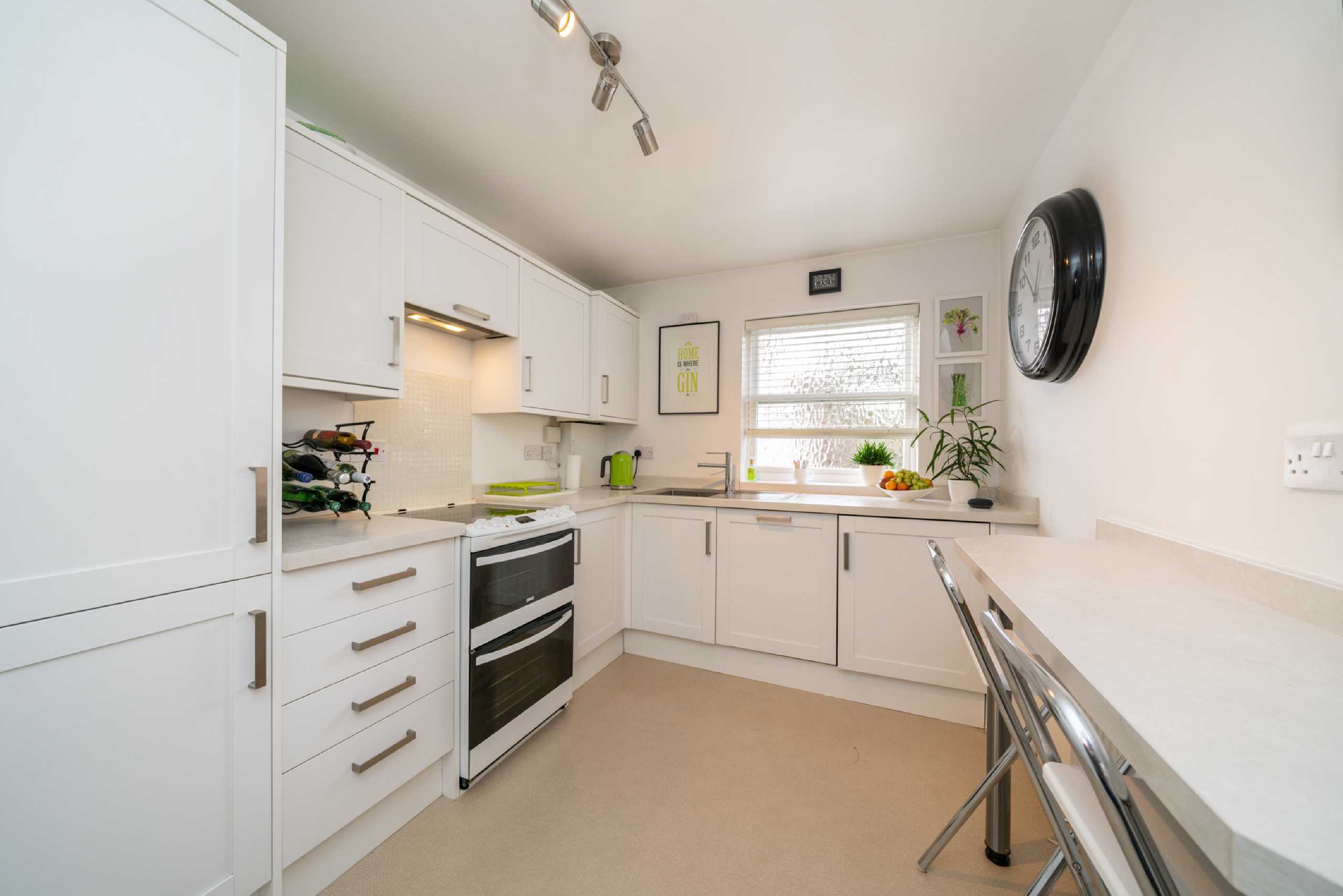 2 bed apartment to rent in The Mansards, Avenue Road, St. Albans, Hertfordshire, AL1 - Property Image 2