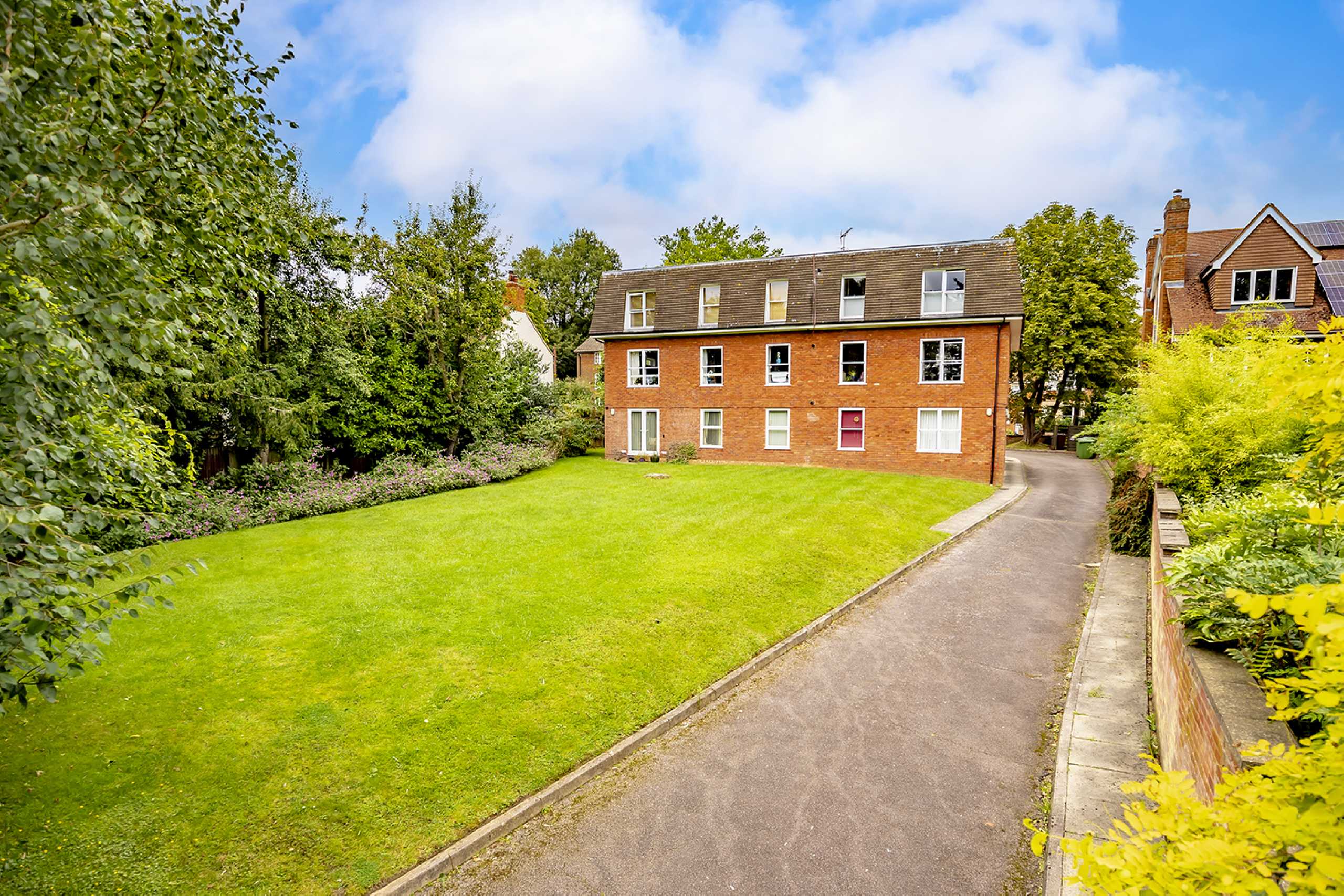 2 bed apartment to rent in The Mansards, Avenue Road, St. Albans, Hertfordshire, AL1 - Property Image 4