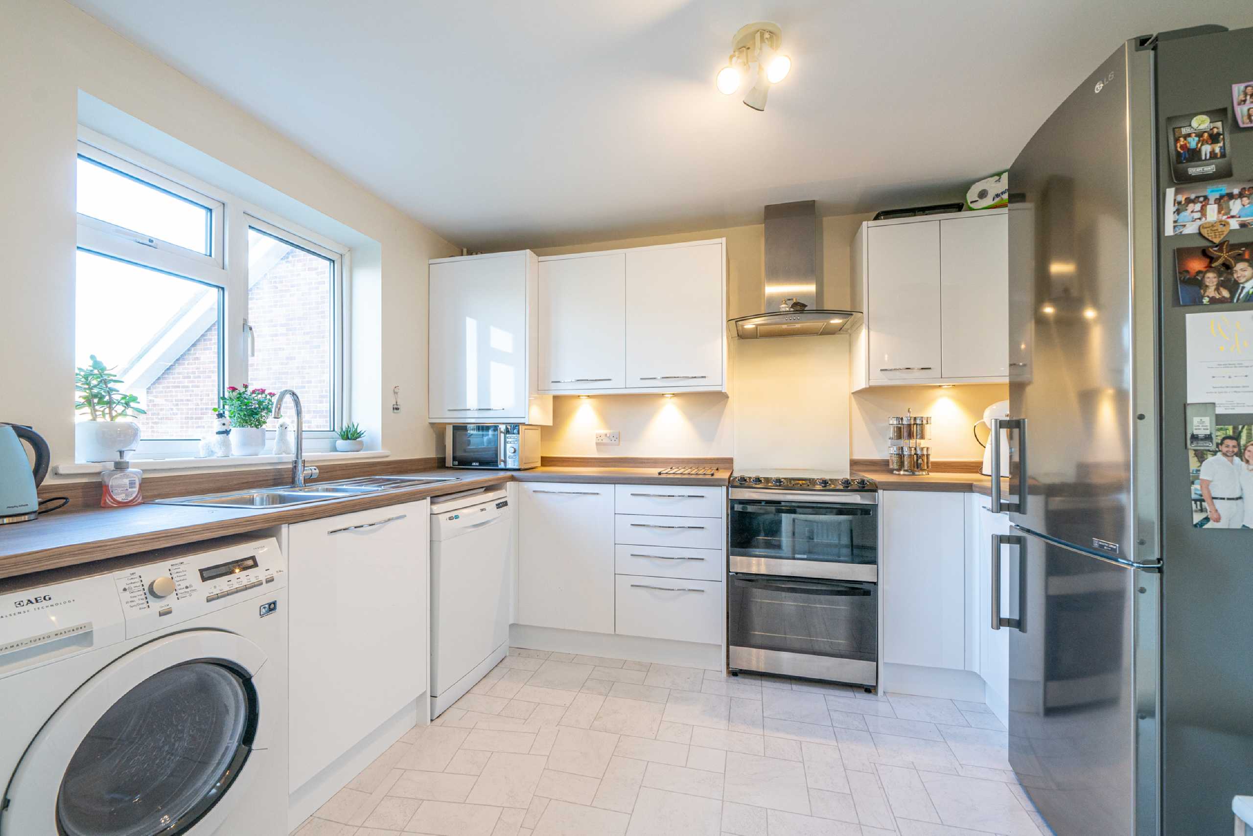2 bed apartment to rent in The Ridgeway, St. Albans, Hertfordshire, AL4  - Property Image 2