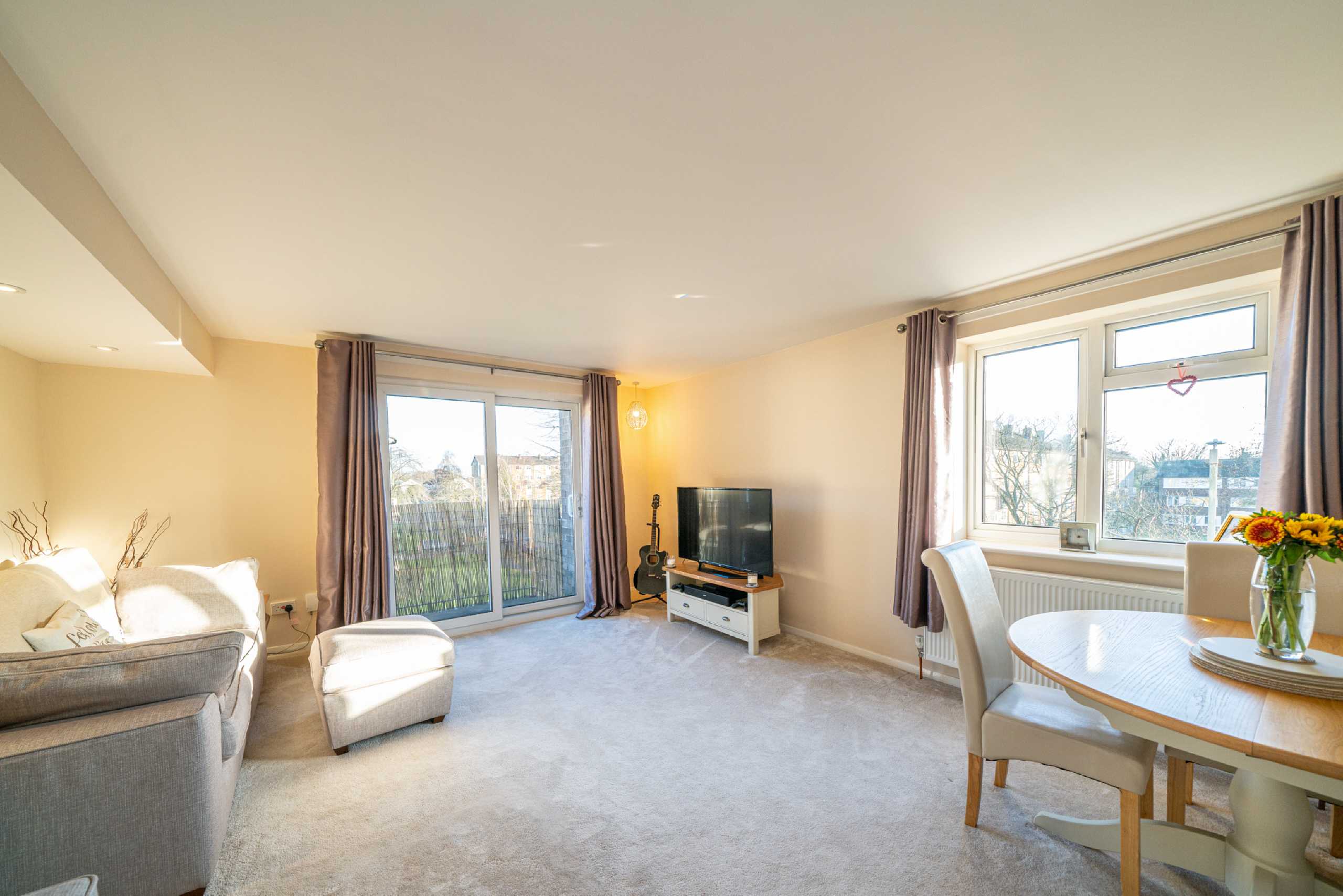 2 bed apartment to rent in The Ridgeway, St. Albans, Hertfordshire, AL4  - Property Image 3