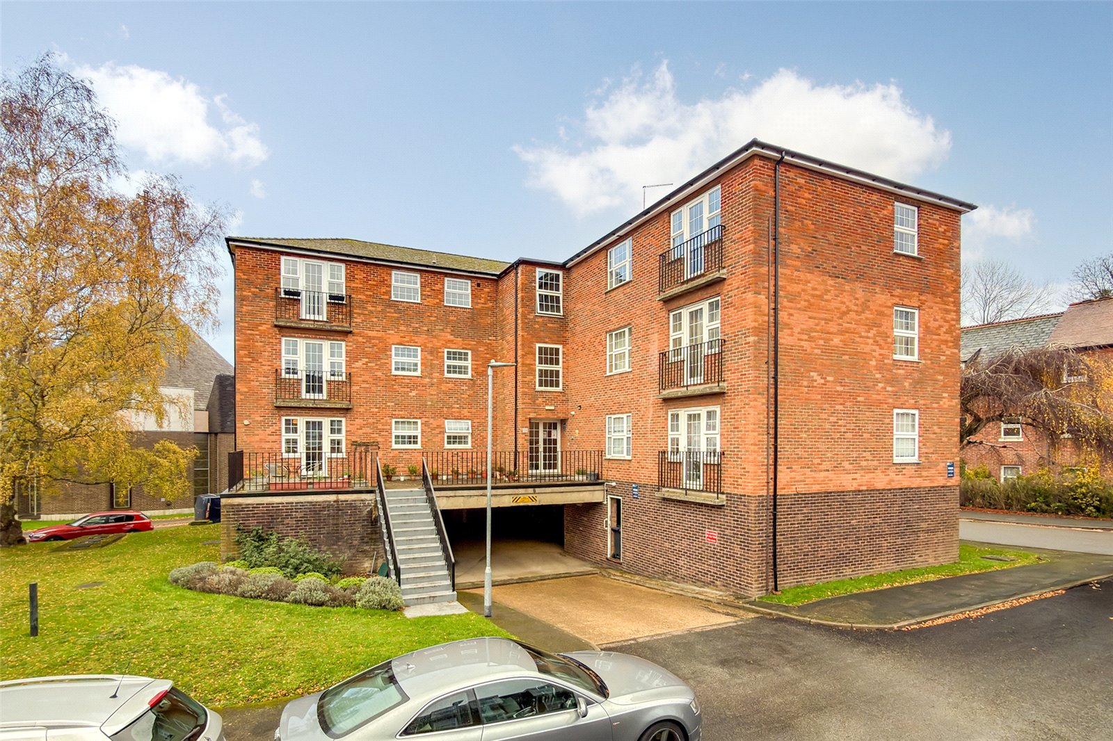 2 bed apartment to rent in Batterdale, Hatfield, Hertfordshire, AL9 - Property Image 1