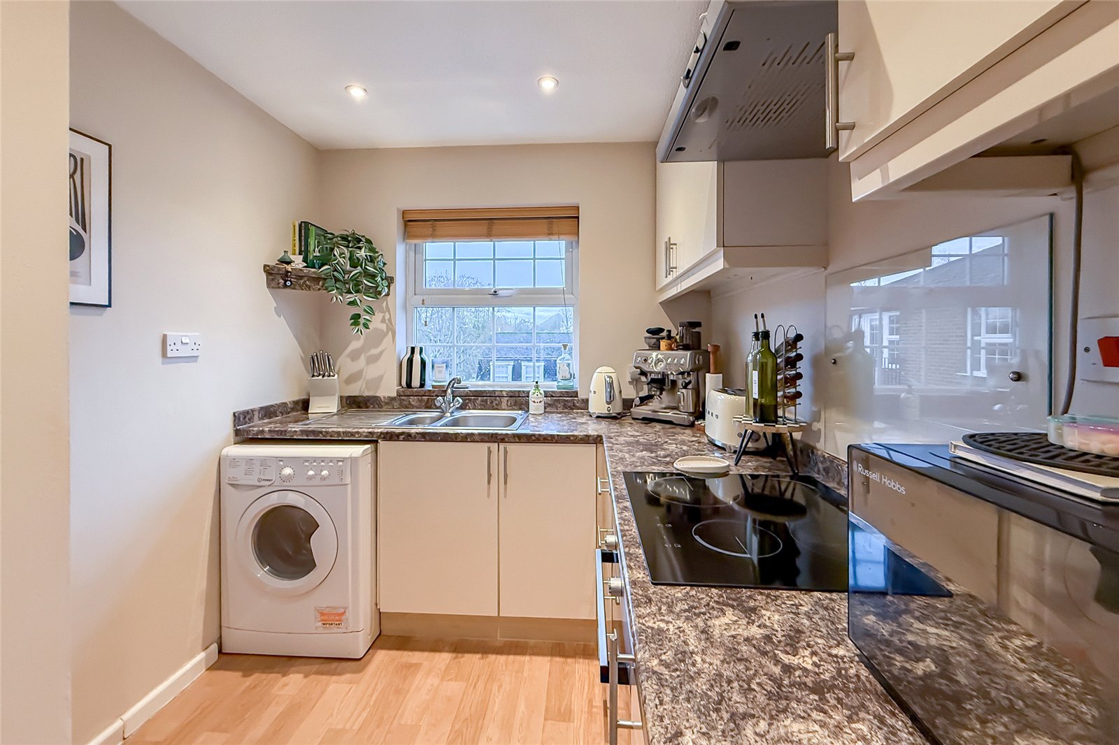 2 bed apartment to rent in Batterdale, Hatfield, Hertfordshire, AL9 - Property Image 2