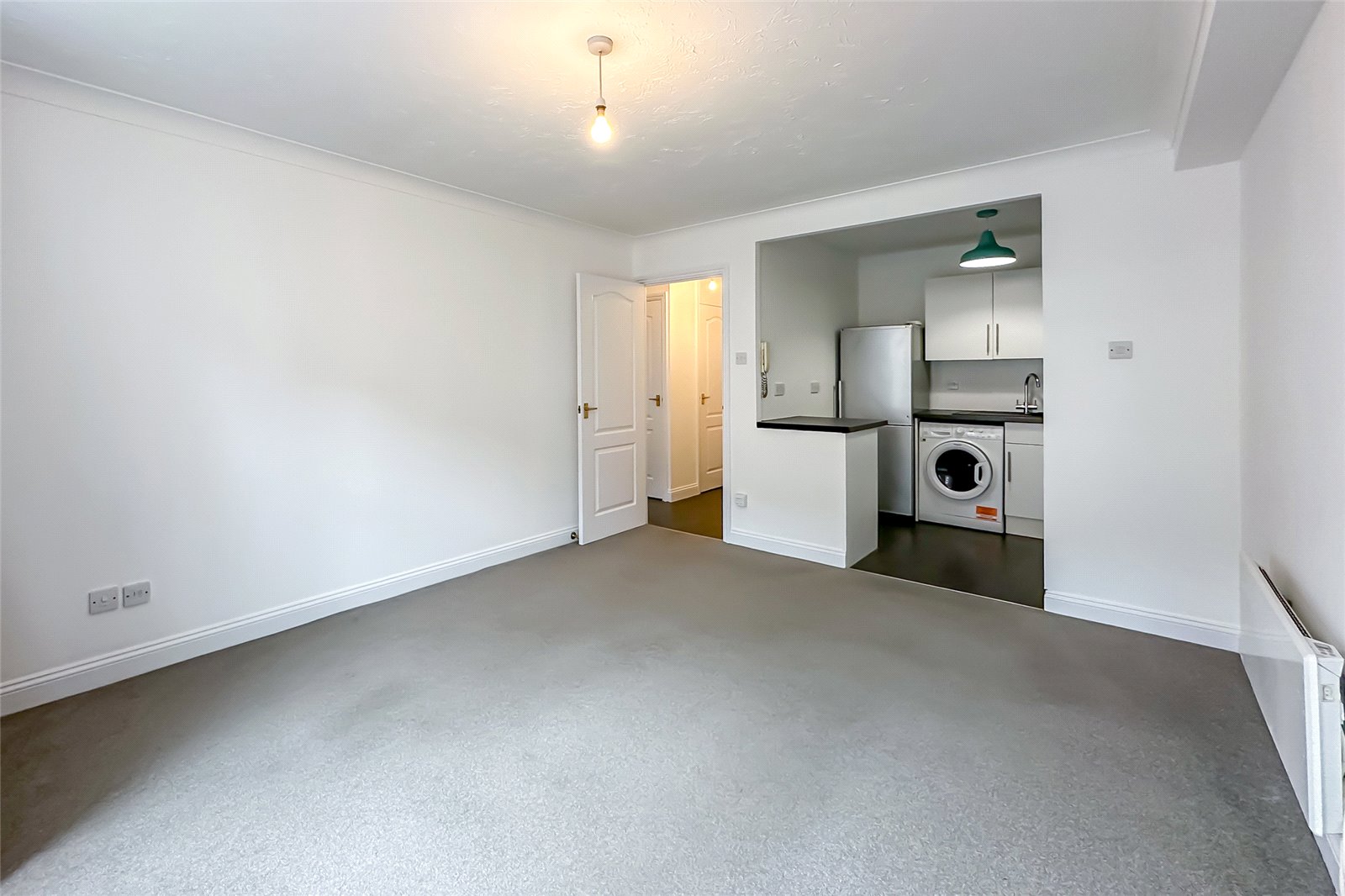 1 bed ground floor flat to rent in Stable Court, Heath Road, St. Albans, Hertfordshire, AL1  - Property Image 2