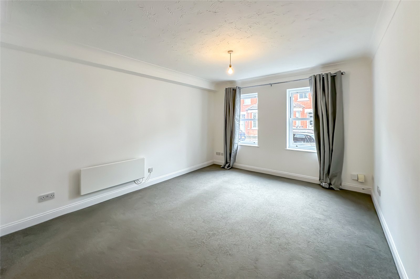 1 bed ground floor flat to rent in Stable Court, Heath Road, St. Albans, Hertfordshire, AL1  - Property Image 5