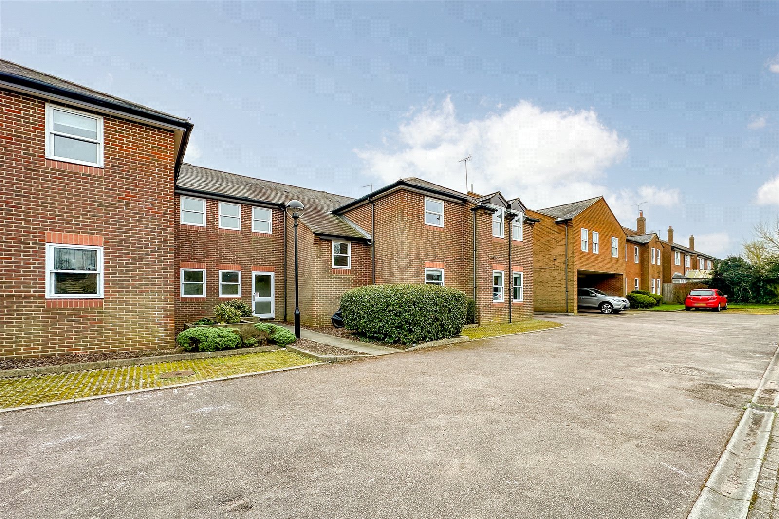1 bed ground floor flat to rent in Stable Court, Heath Road, St. Albans, Hertfordshire, AL1  - Property Image 9