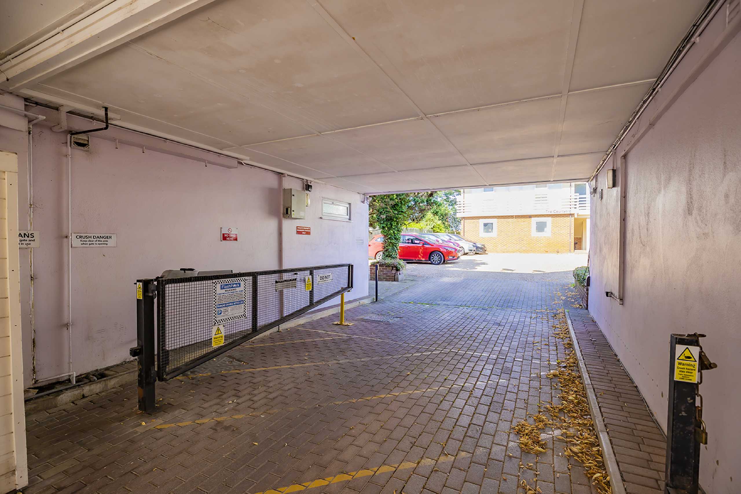 1 bed studio flat to rent in Granville Court, 23 Granville Road, St. Albans, Hertfordshire, AL1 - Property Image 5