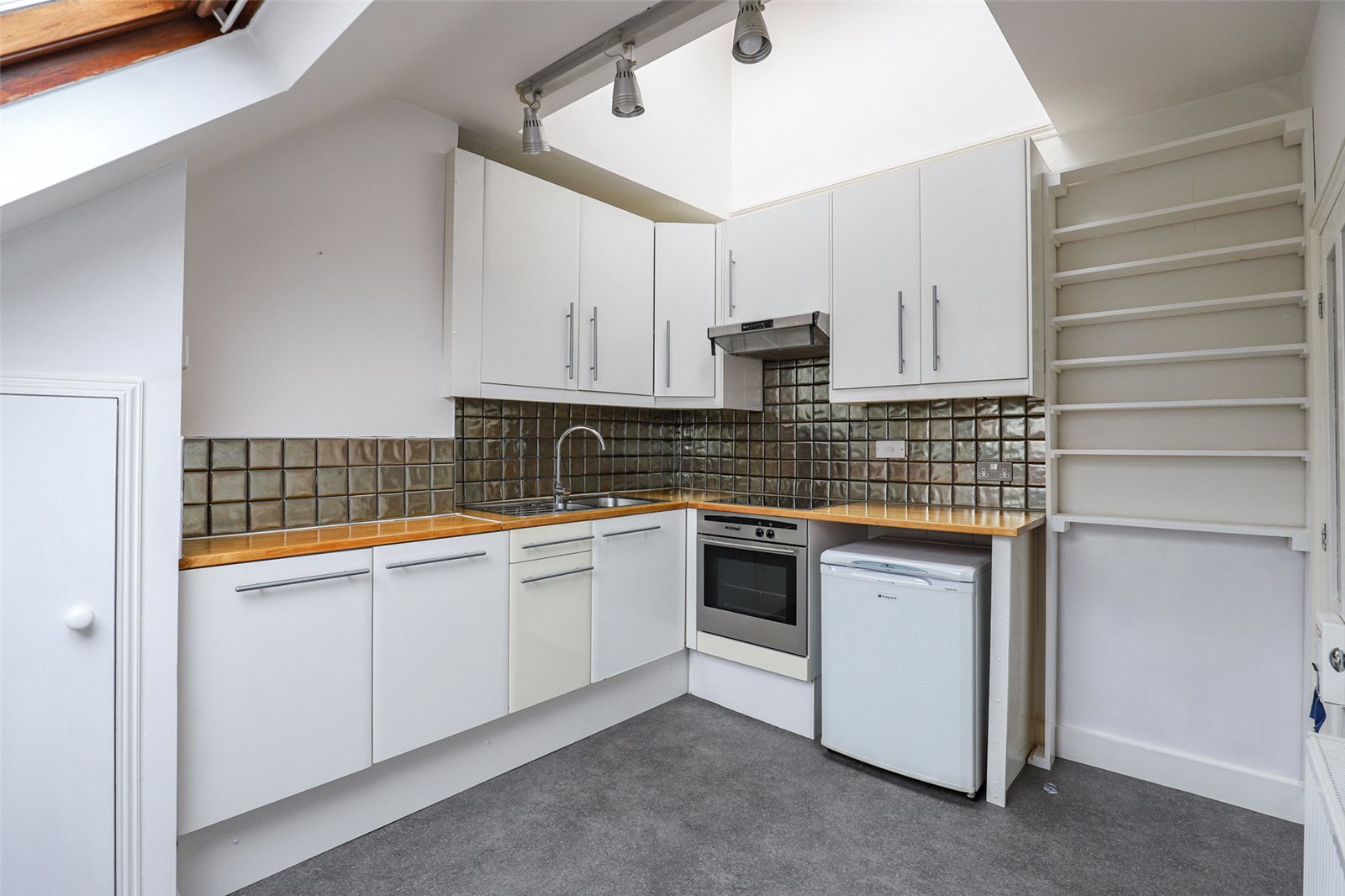2 bed apartment to rent in Wilton Court, 14 Carlisle Avenue, St. Albans, Hertfordshire, AL3 - Property Image 8