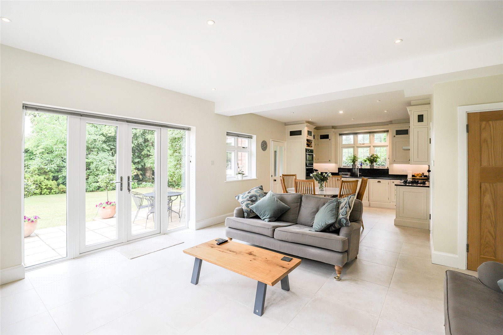 6 bed detached house for sale in Townsend Drive, St. Albans, Hertfordshire, AL3  - Property Image 5