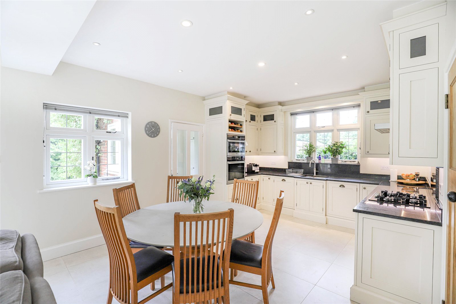 6 bed detached house for sale in Townsend Drive, St. Albans, Hertfordshire, AL3  - Property Image 6