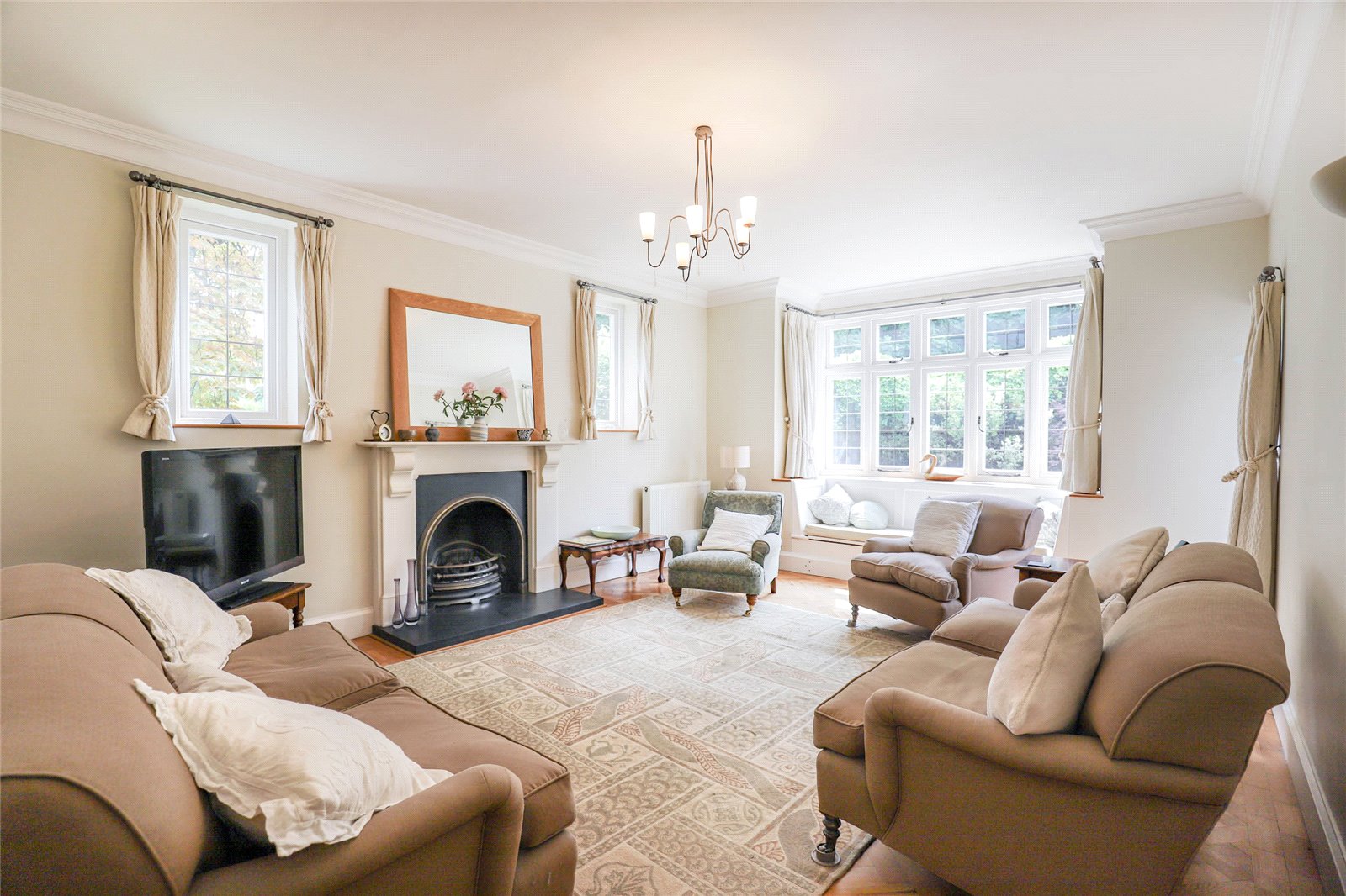 6 bed detached house for sale in Townsend Drive, St. Albans, Hertfordshire, AL3  - Property Image 2