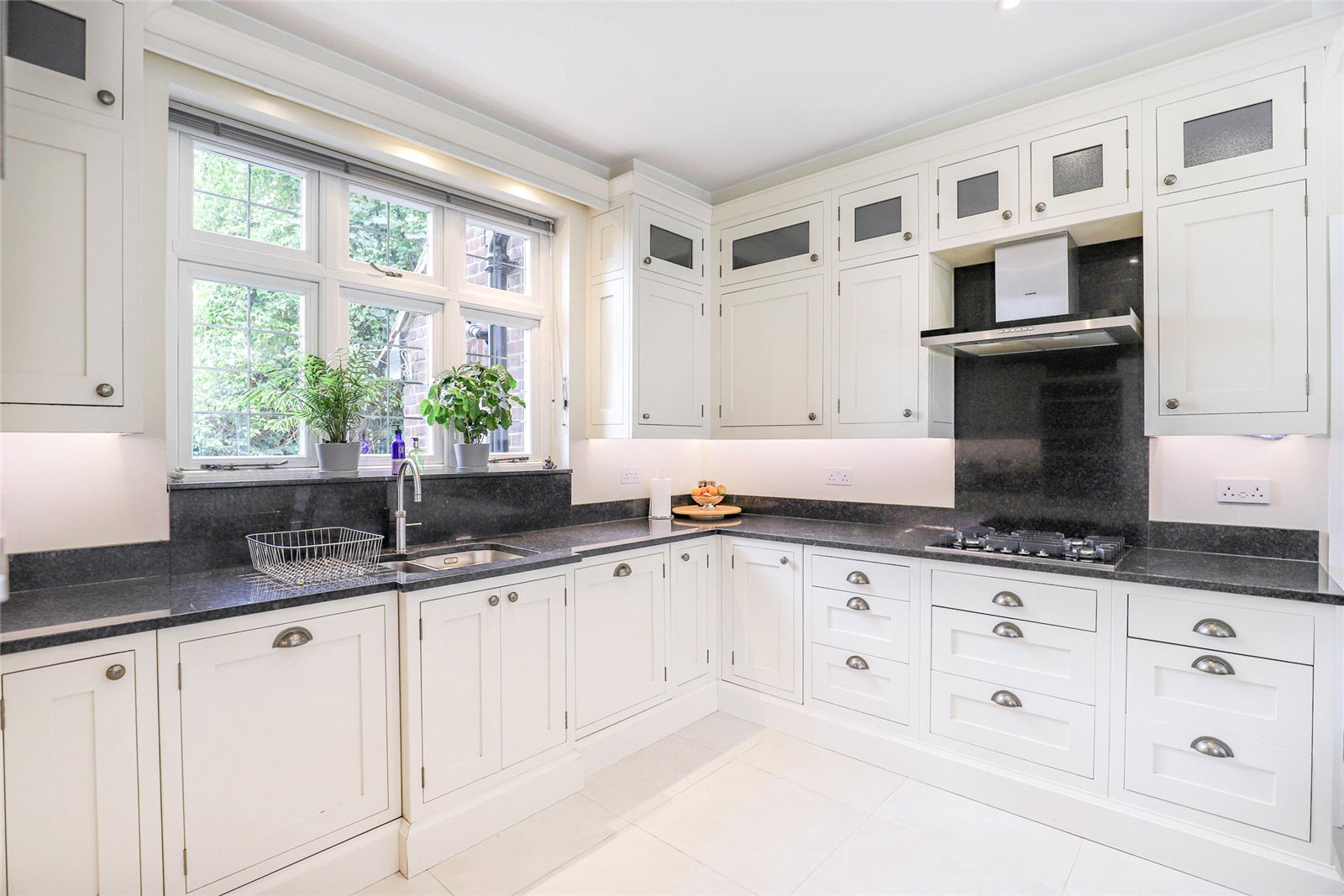 6 bed detached house for sale in Townsend Drive, St. Albans, Hertfordshire, AL3  - Property Image 20