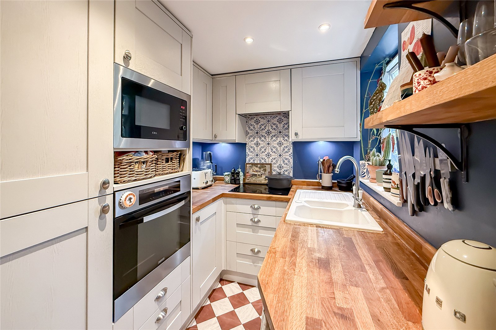 2 bed terraced house for sale in Bardwell Road, St. Albans, Hertfordshire, AL1 - Property Image 2