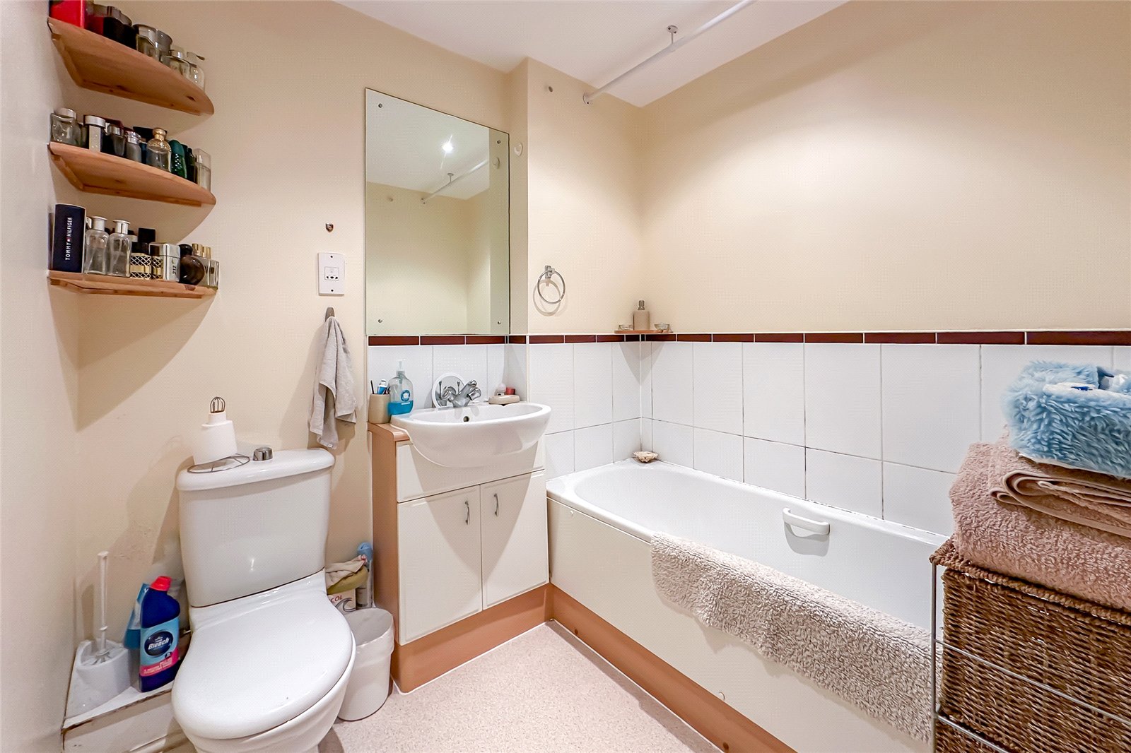 2 bed apartment for sale in Clarkson Court, Hatfield, Hertfordshire, AL10  - Property Image 6