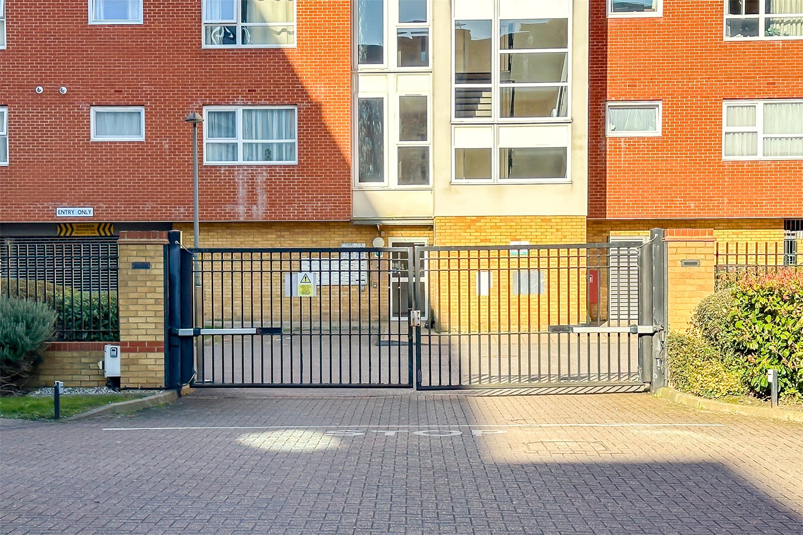 2 bed apartment for sale in Clarkson Court, Hatfield, Hertfordshire, AL10  - Property Image 10