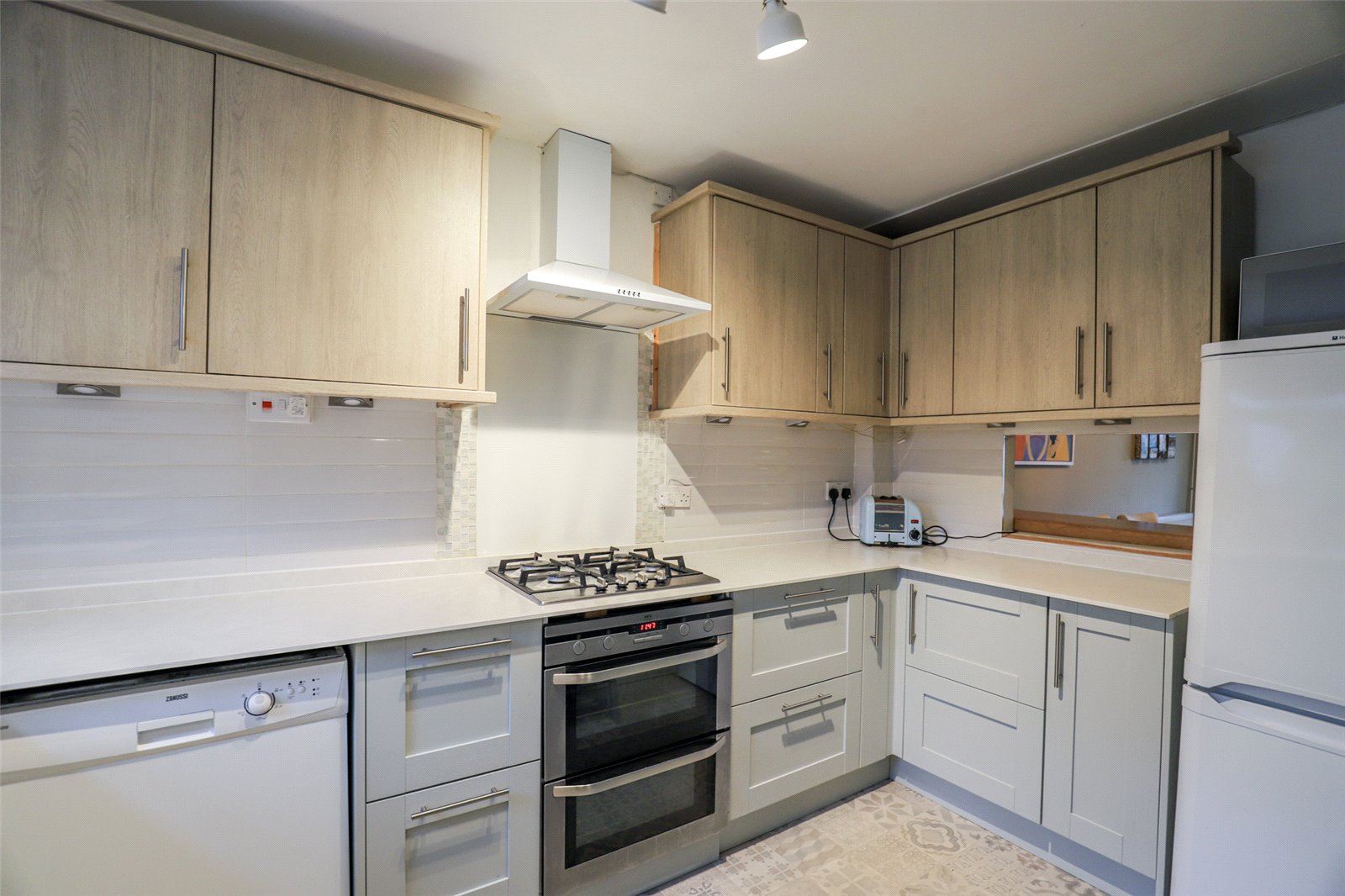 3 bed semi-detached house for sale in Lyndon Mead, Sandridge, St. Albans, Hertfordshire, AL4  - Property Image 6